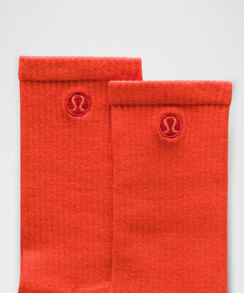 lululemon Unisex Daily Essential Crew Socks outlook