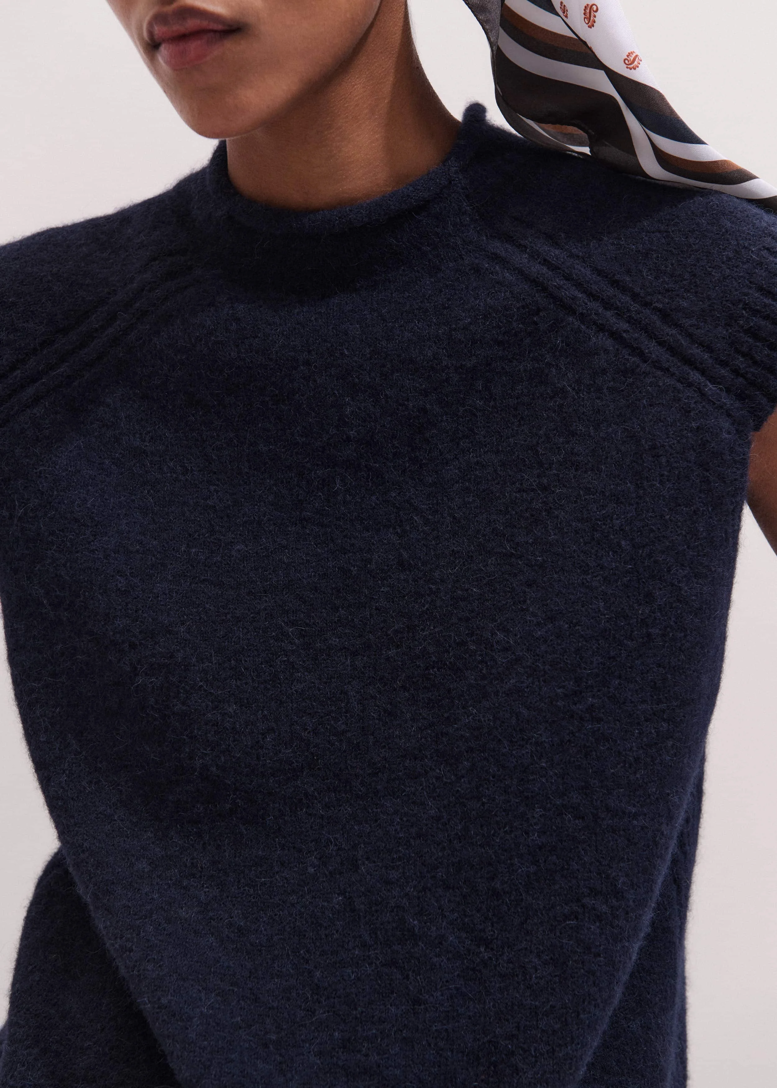 Roll Trim Knit Vest - 1