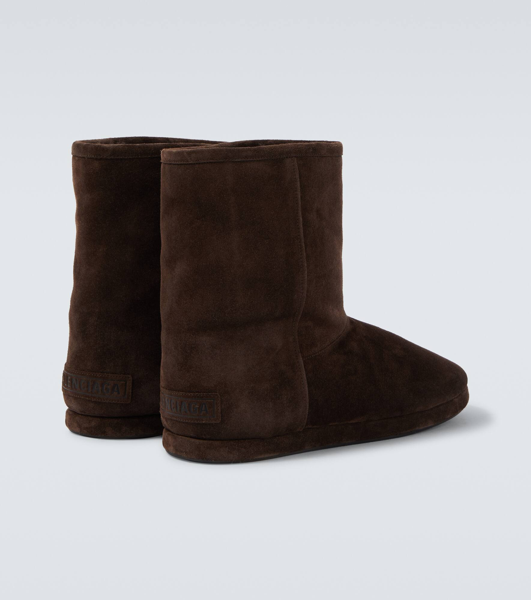 Alaska Soft suede ankle boots - 6