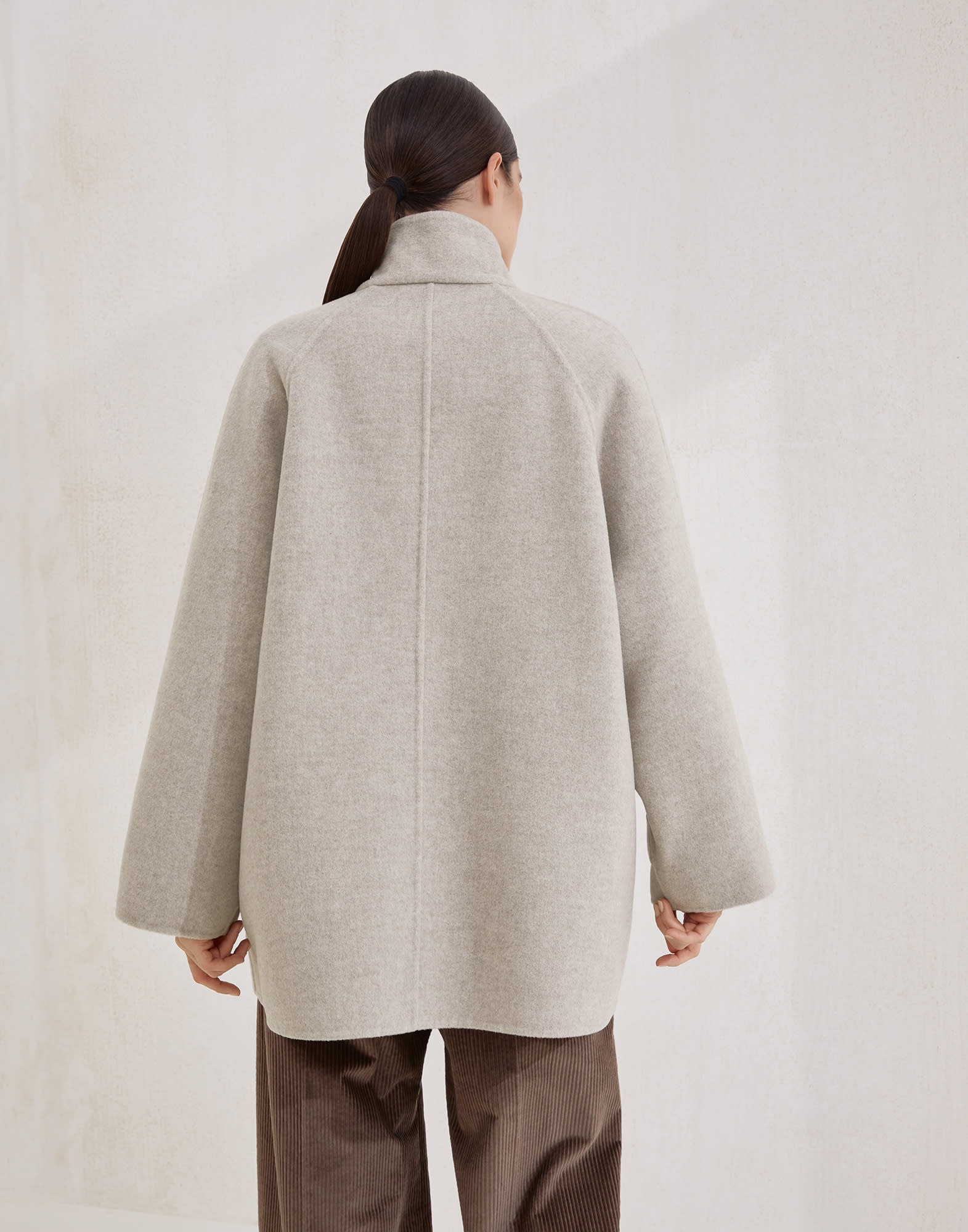 Hand-crafted pea coat in virgin wool and cashmere double cloth with shiny cuff details - 2