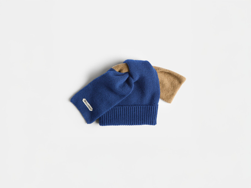 KNOTTED BEANIE HAT IN NAVY 1