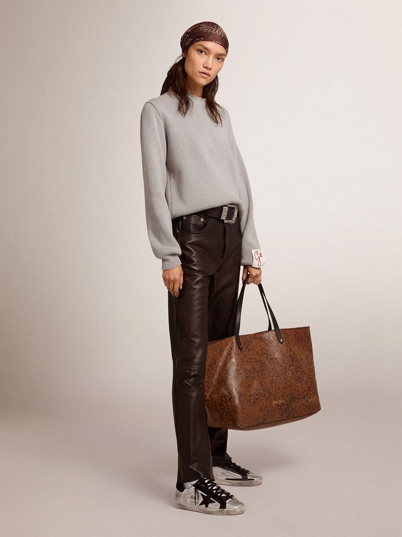 Golden Goose Women's cropped flared pants in soft black nappa outlook