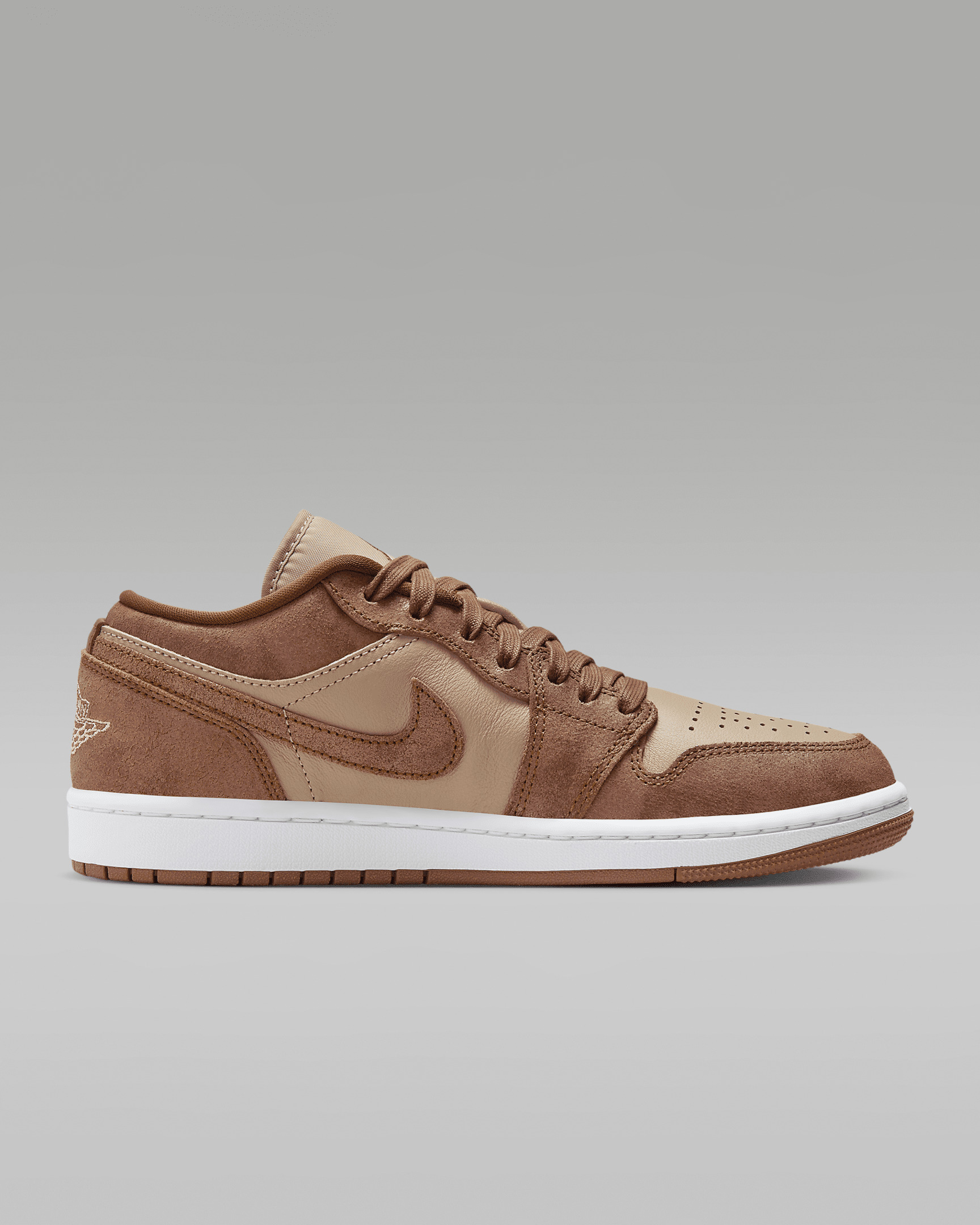 Air Jordan 1 Low SE Women's Shoes - 3