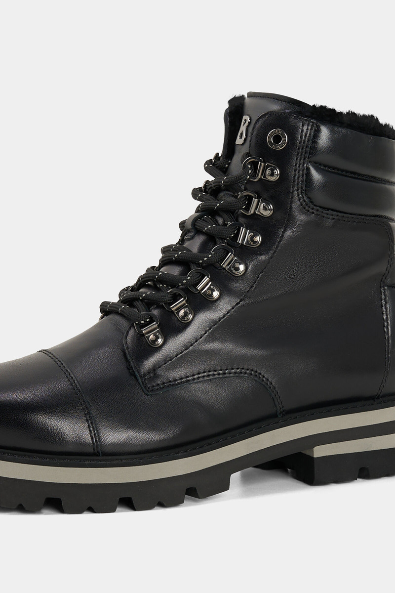 Courchevel Lace-up boots in Black 7
