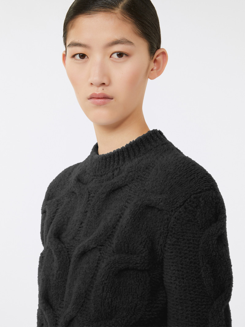 NUVOLE Fluffy cable-knit sweater 5