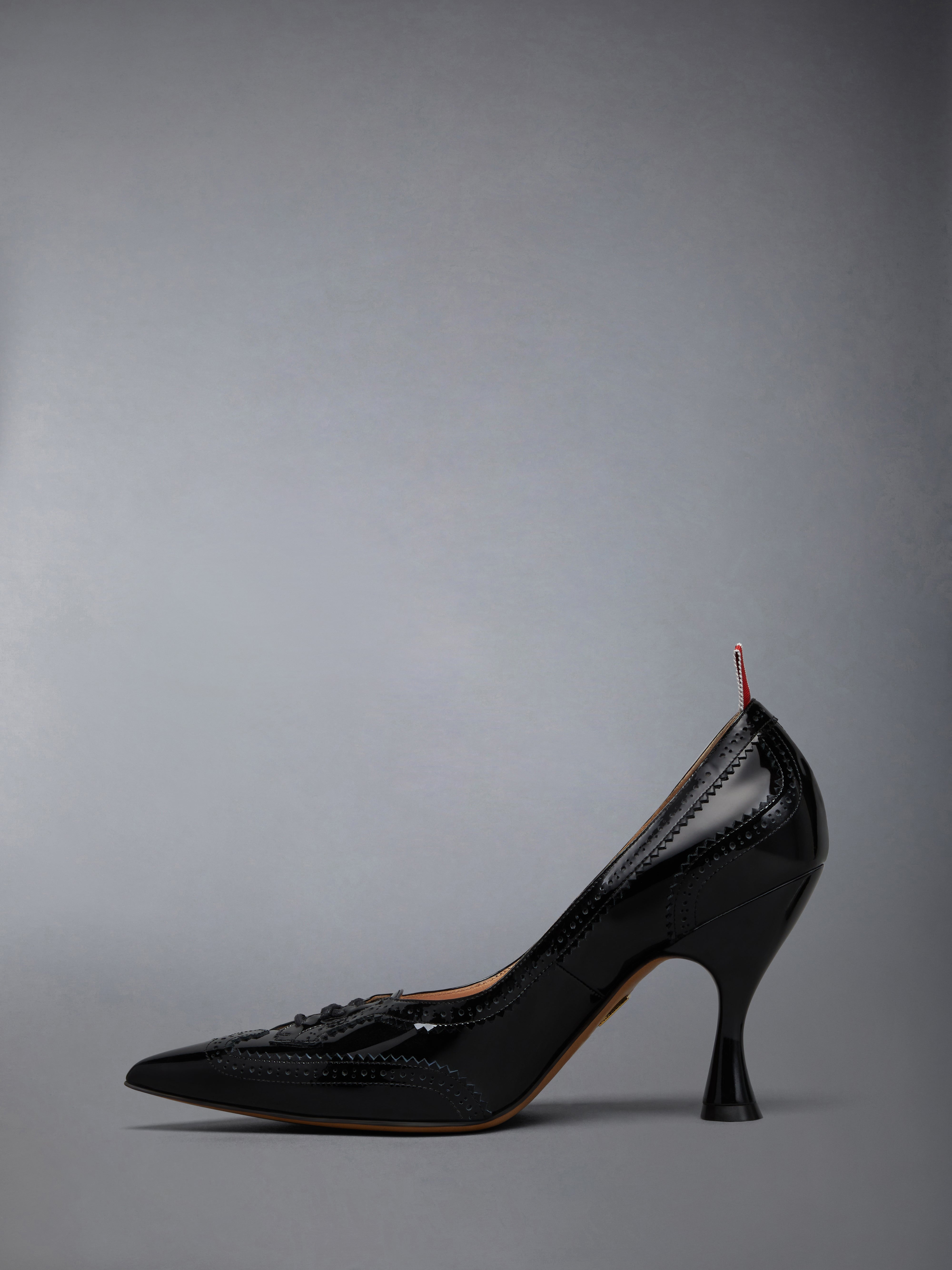 SOFT PATENT LEATHER WINGTIP 90MM CURVED HEEL PUMP - 3