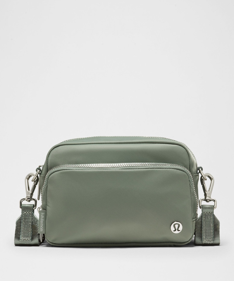 Everywhere Crossbody Bag 2L *Metal Hardware 1