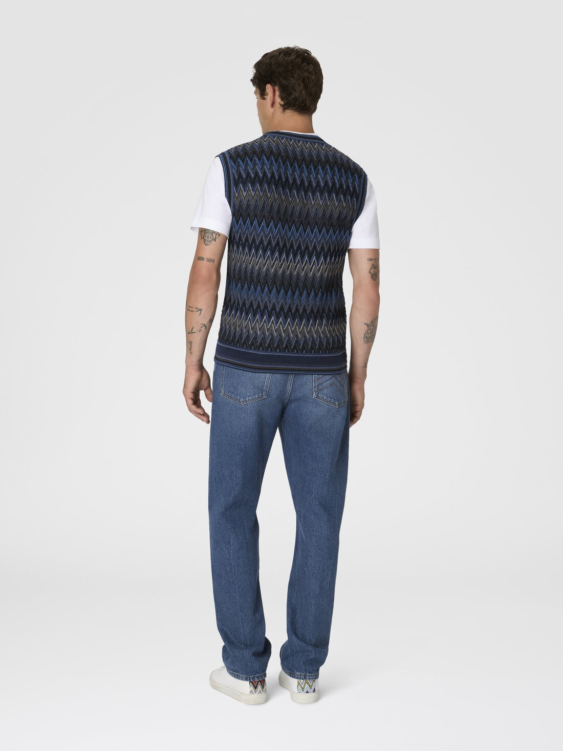 V-Neck Vest with Zigzag Pattern - 3