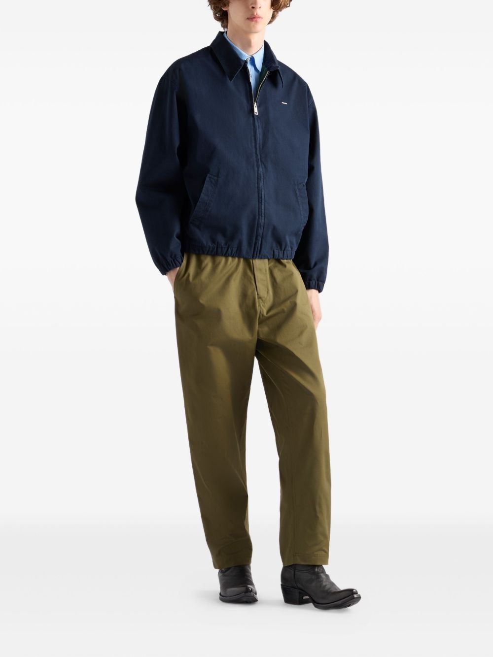triangle-logo patch-pocket trousers - 2