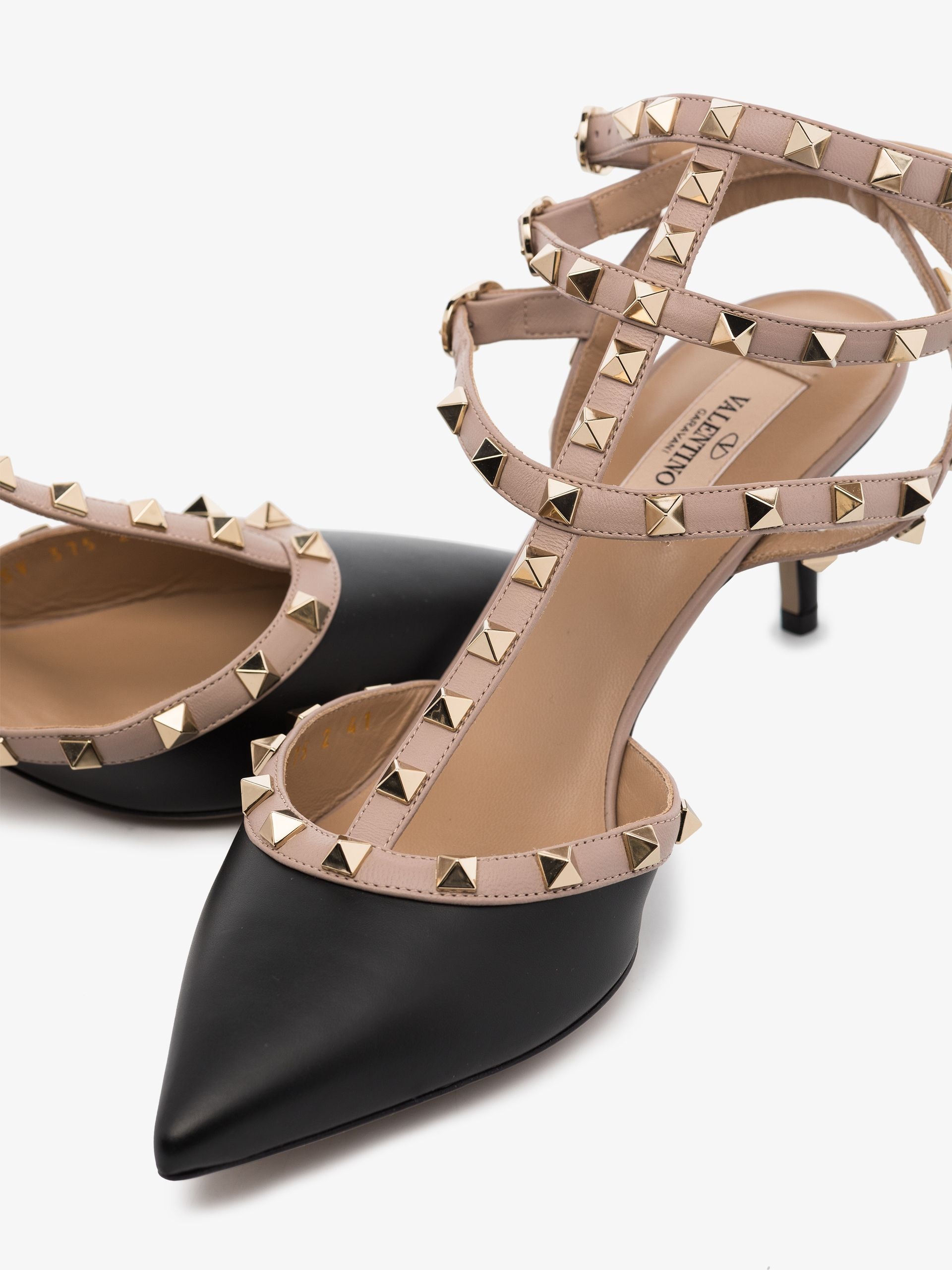 black and neutral Rockstud 65 leather pumps - 4