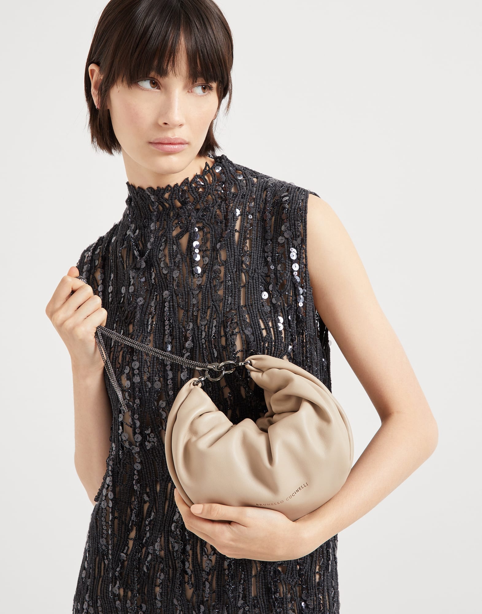 Brioche hobo bag in soft leather with precious chain - 4