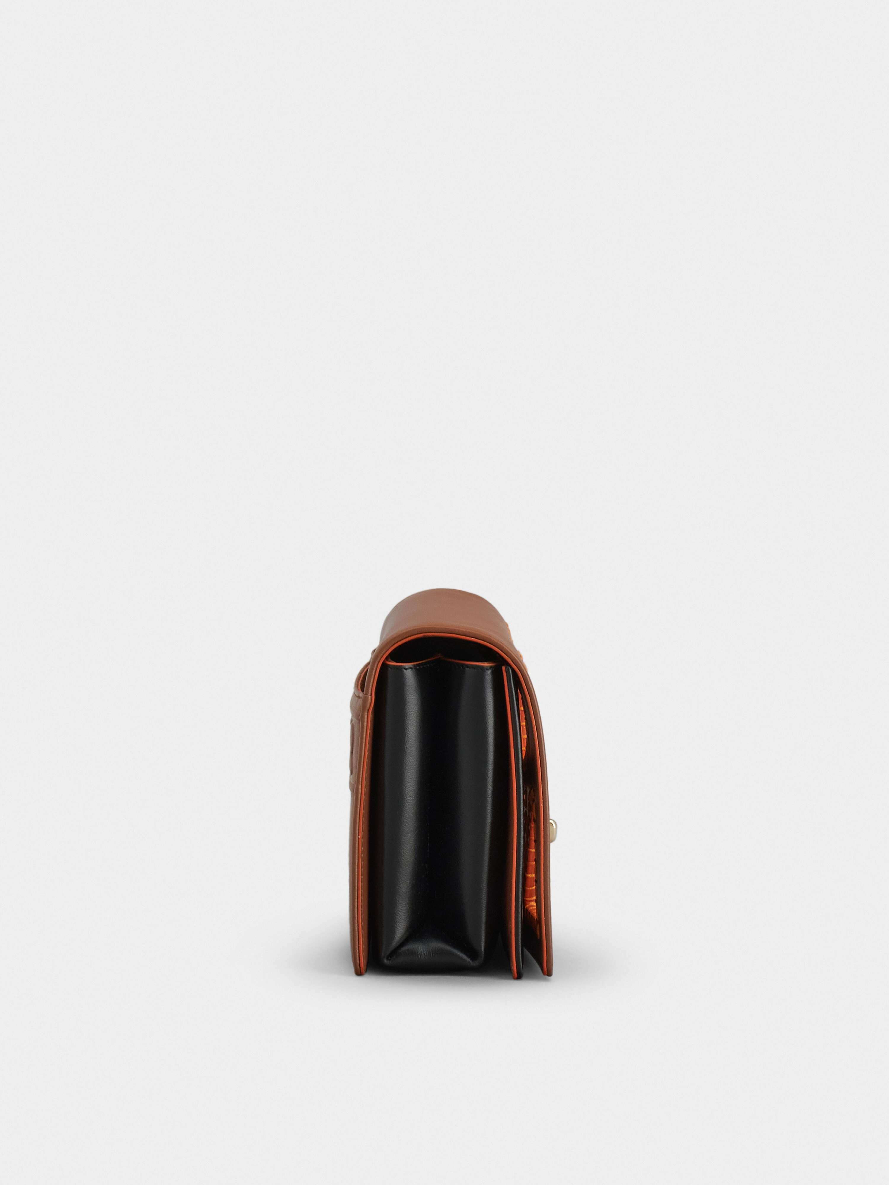 Viv' Choc Playful Bag in Leather - 4