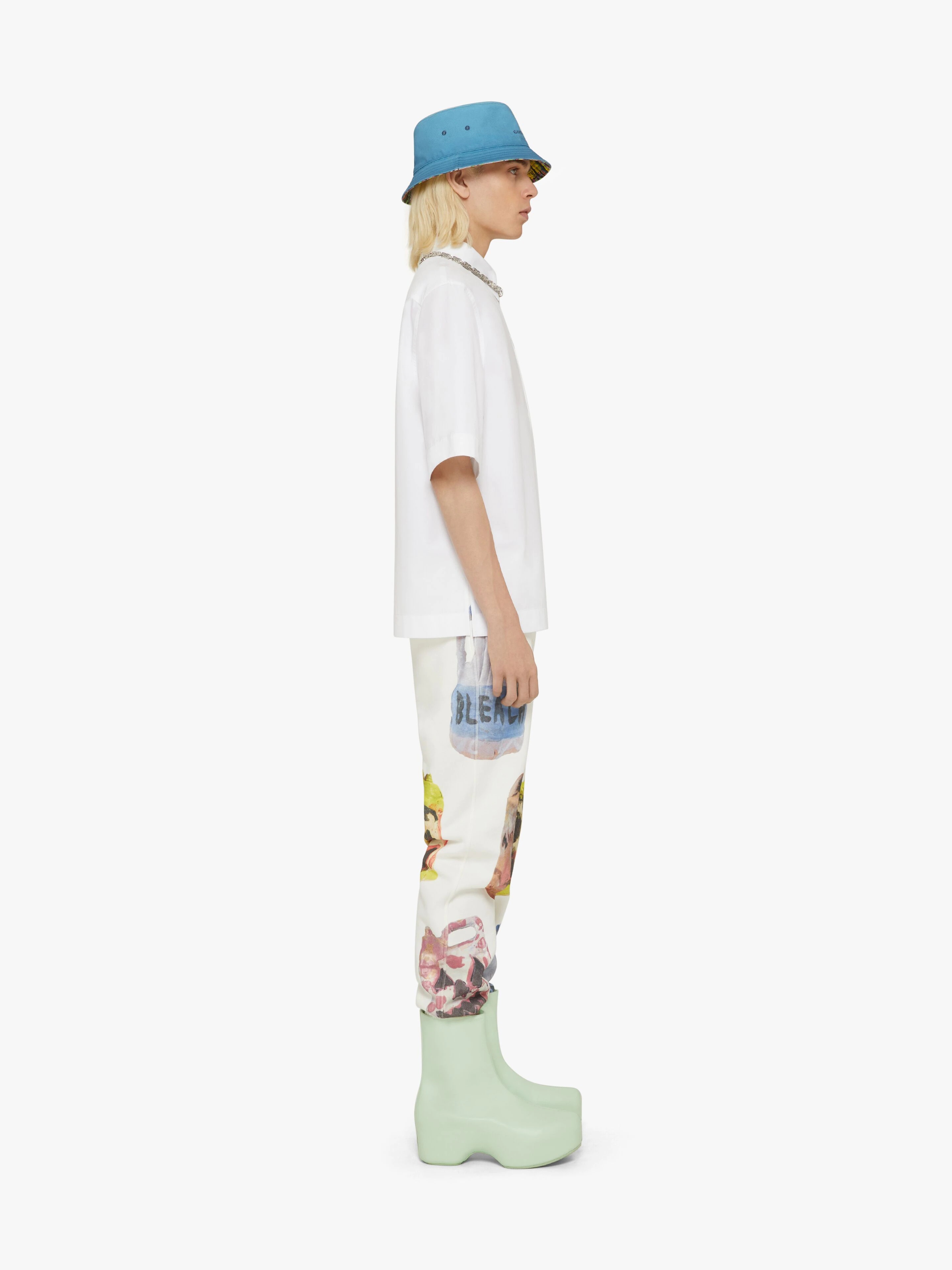JEANS IN DESTROYED DENIM WITH CERAMICS PRINTS - 3