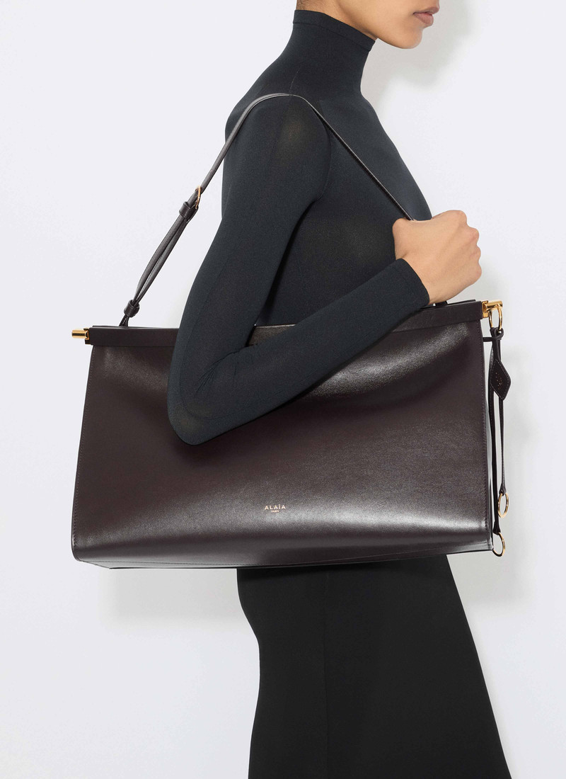 Alaïa LE CLICK EAST WEST LARGE BAG IN LEATHER outlook