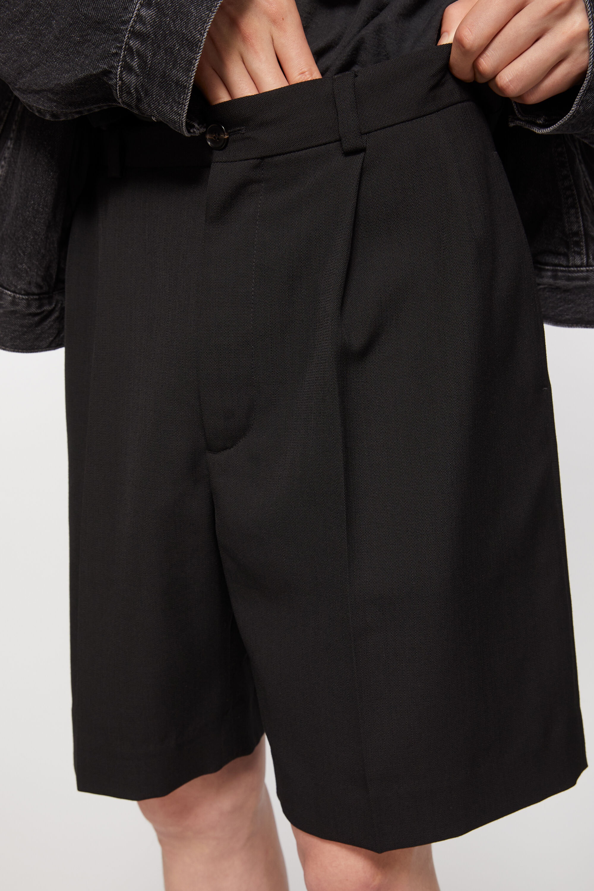 【Acne Studios】 Tailored Short Pants Acne Studios Tailored Short in Black | FWRD