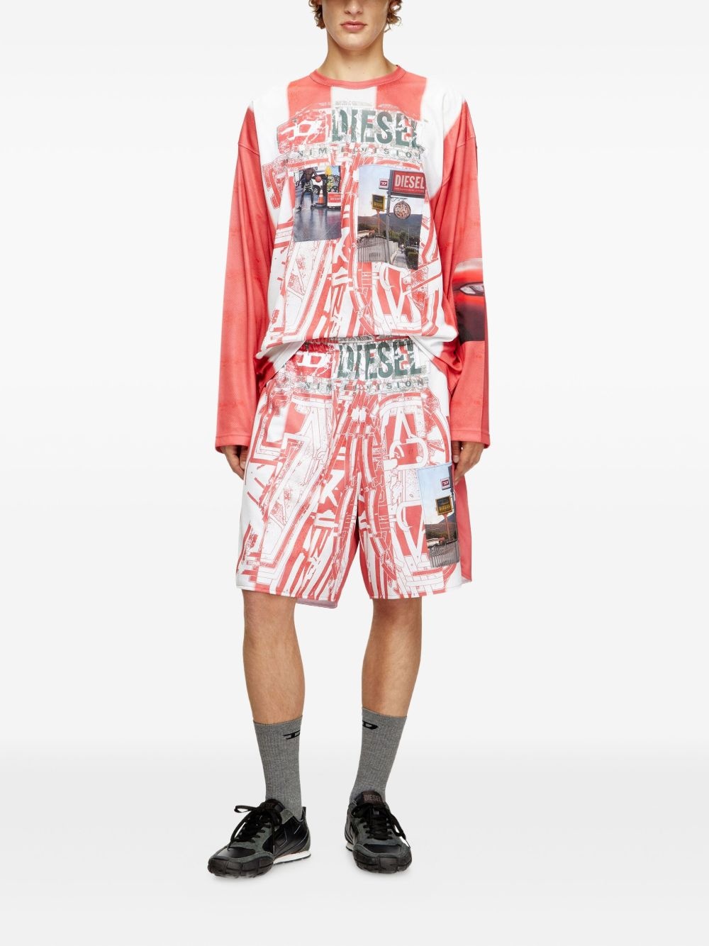 graphic-print long-sleeved T-shirt - 2