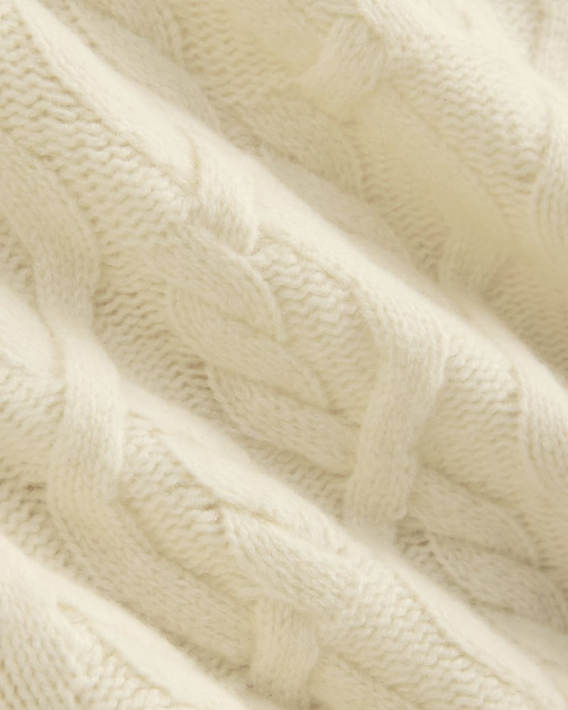 CABLE KNIT CREW IN LUXE MERINO 6