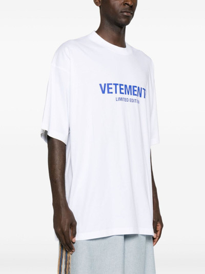 VETEMENTS logo-print cotton T-shirt outlook