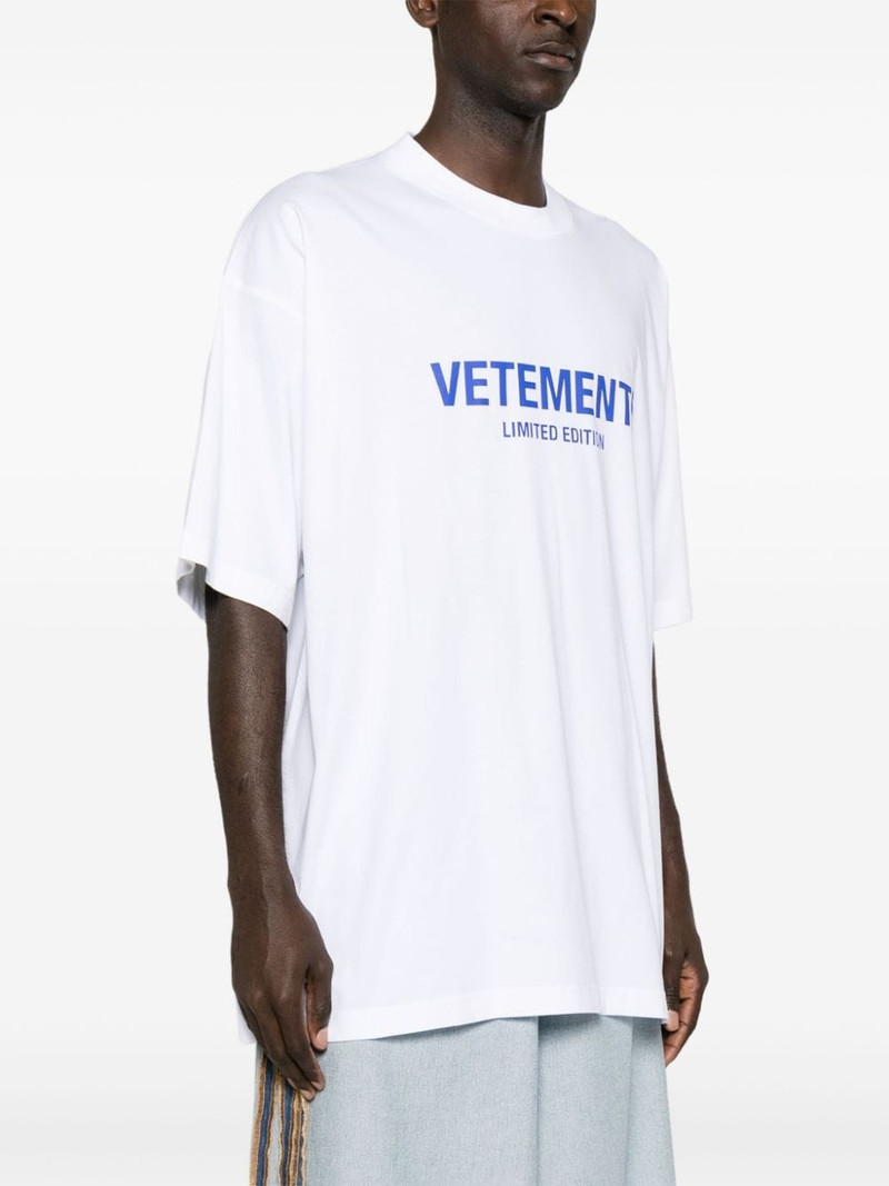 VETEMENTS 로고 인쇄 면 T 셔츠 outlook