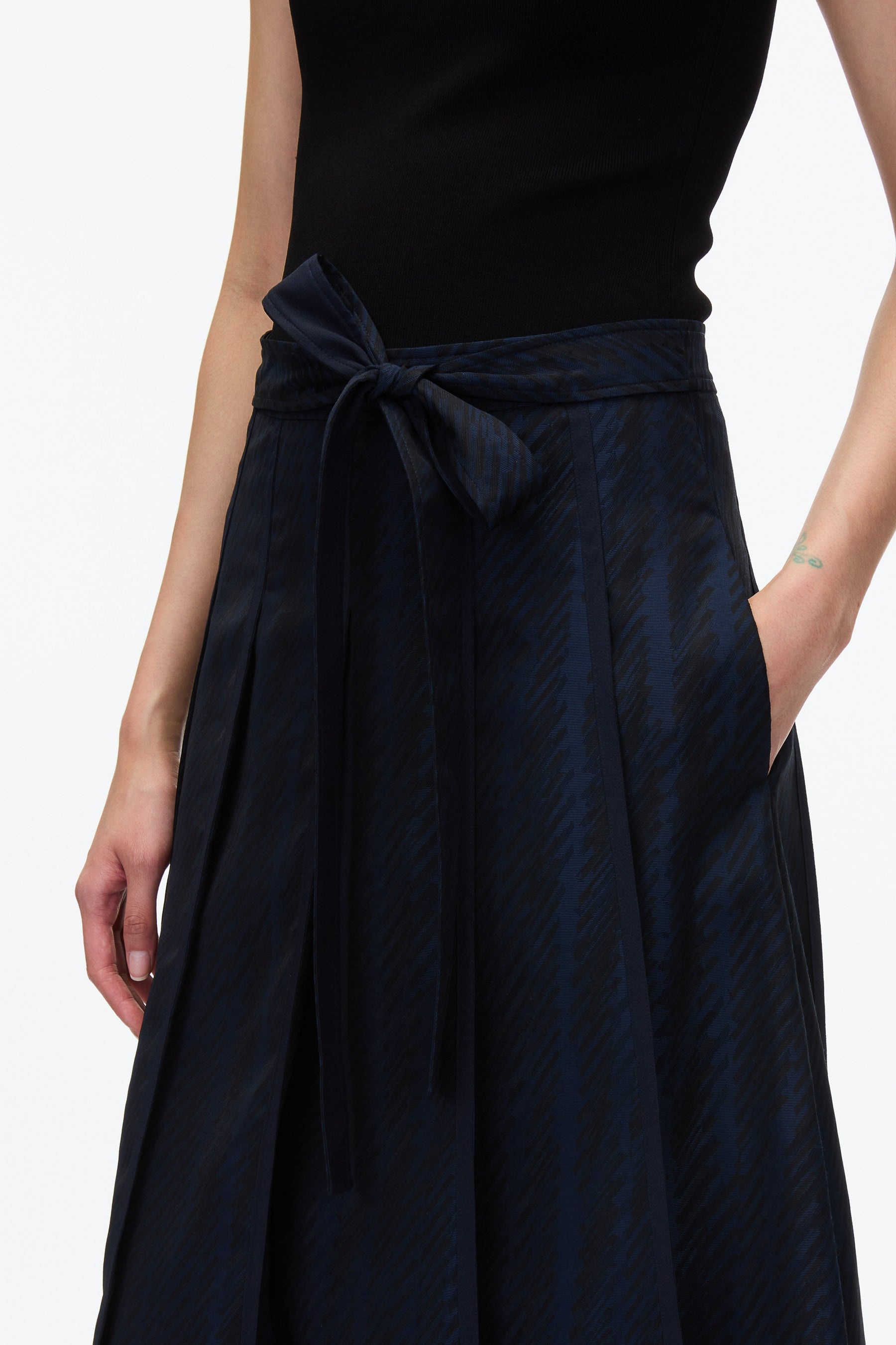 Jacquard Pleated Skirt with Tie Waist - 5