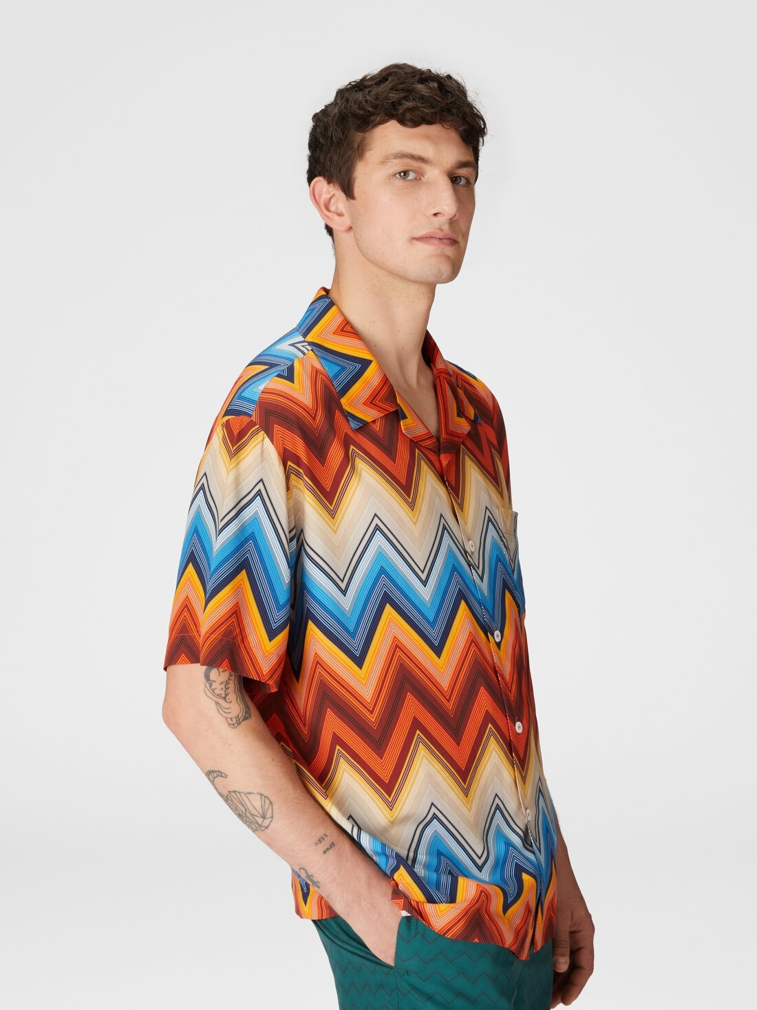 Viscose bowling shirt with macro zigzag and breast pocket - 4