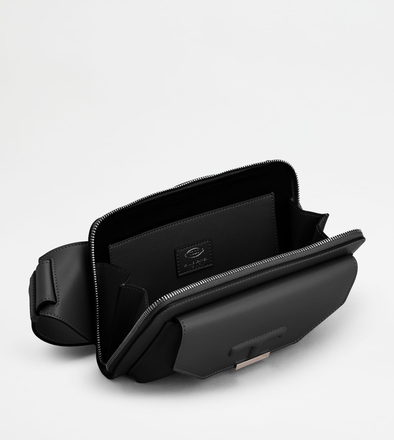 T TIMELESS BELT BAG IN LEATHER MINI - BLACK 4