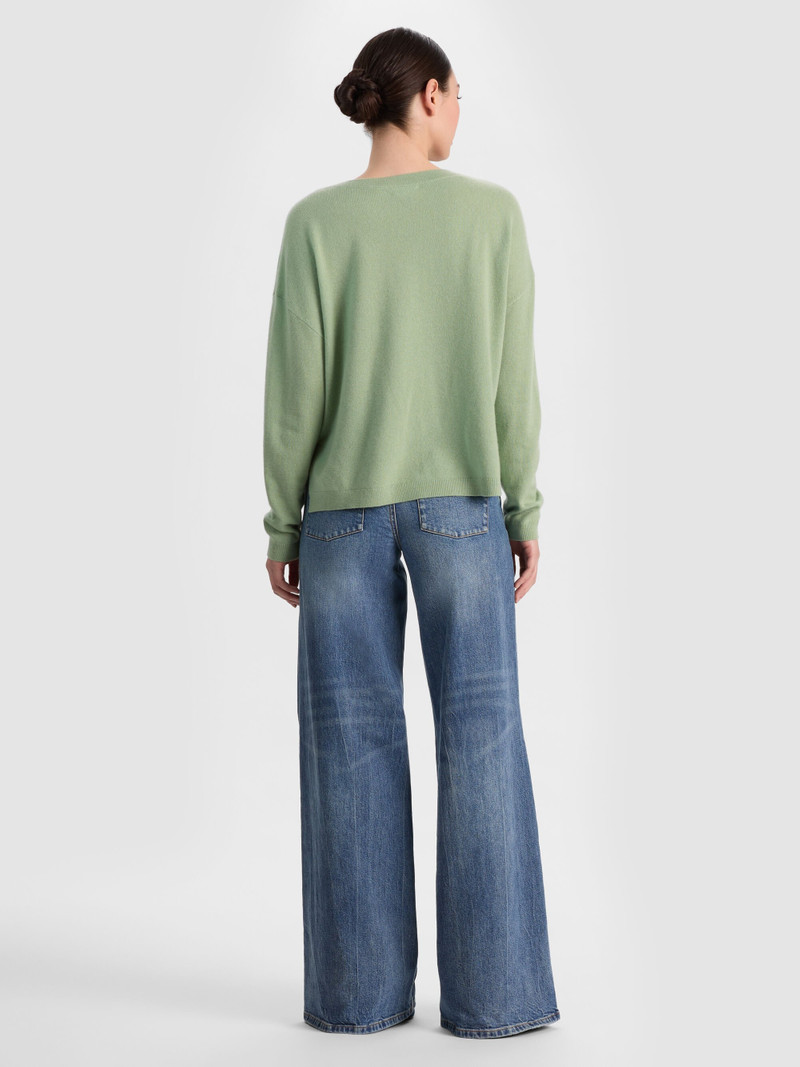 Alice + Olivia WILLIAMS CASHMERE PULLOVER outlook