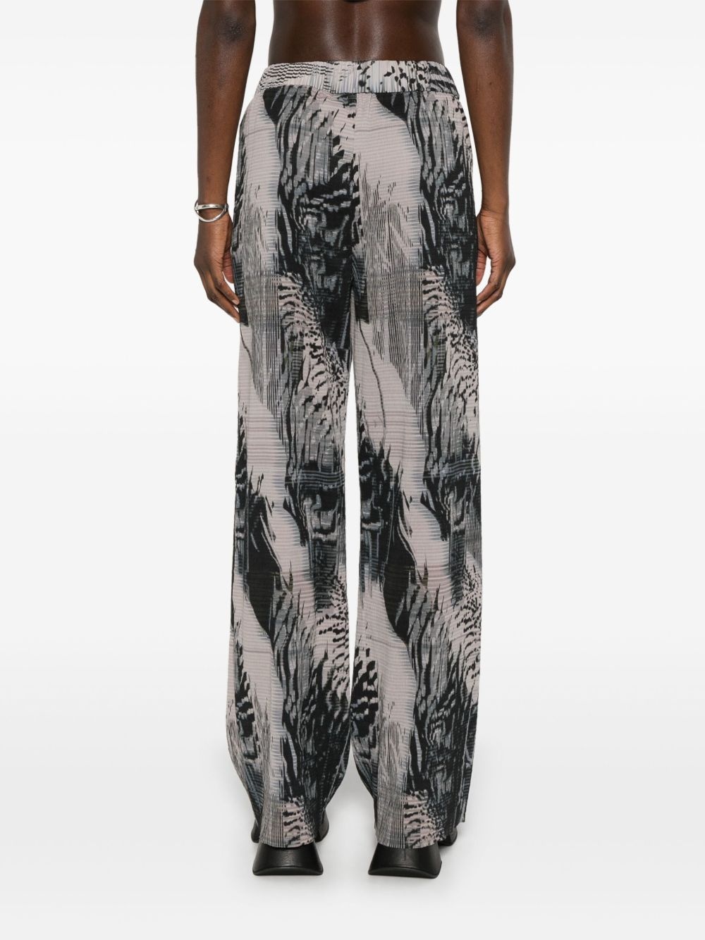 abstract-print plissé straight trousers - 4