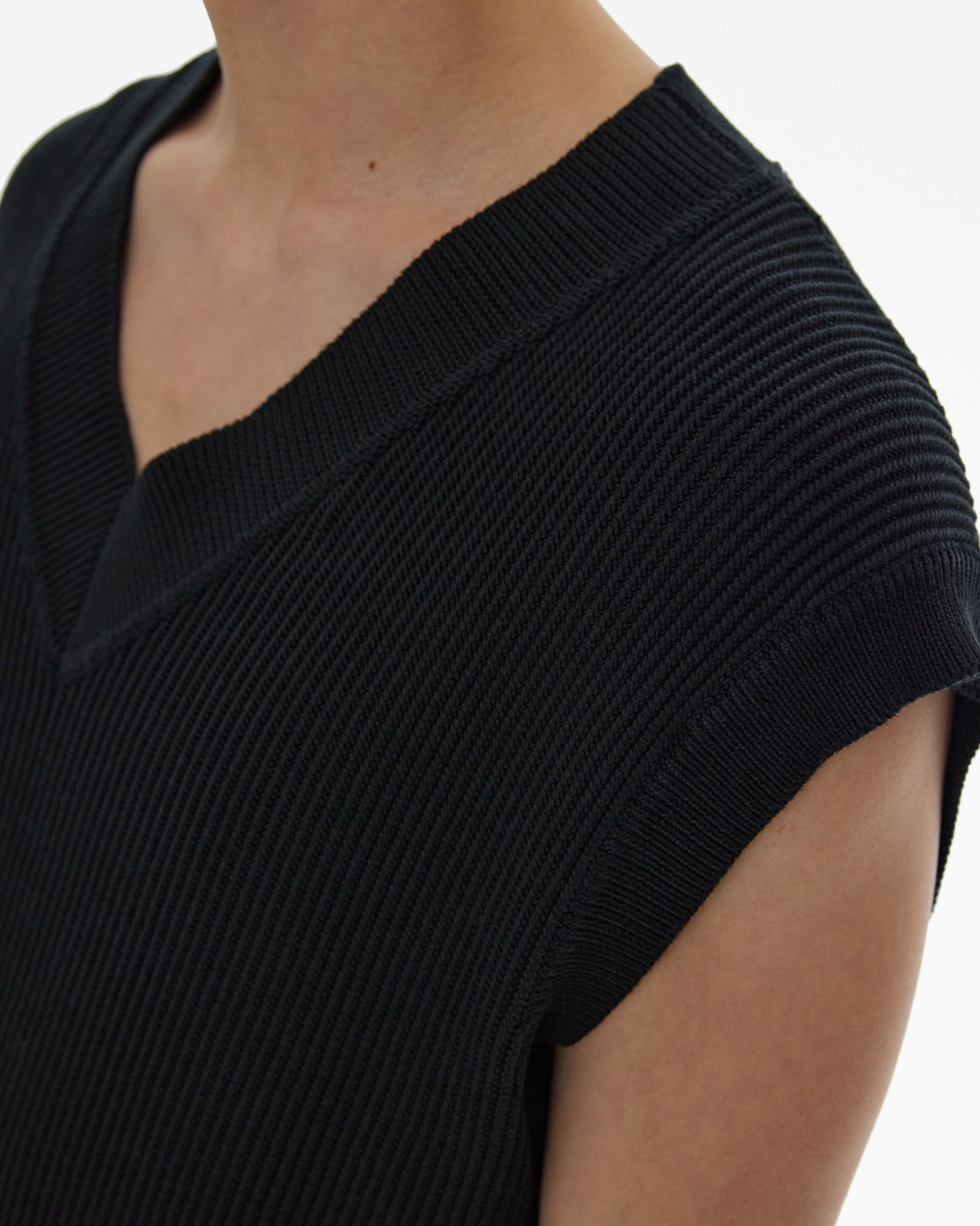 OVERSIZED SWEATER VEST - 6