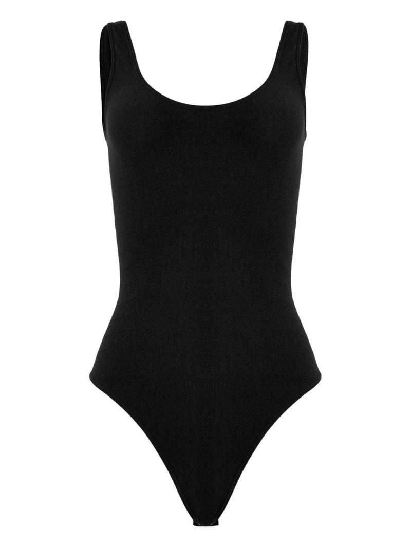 slash string body 1