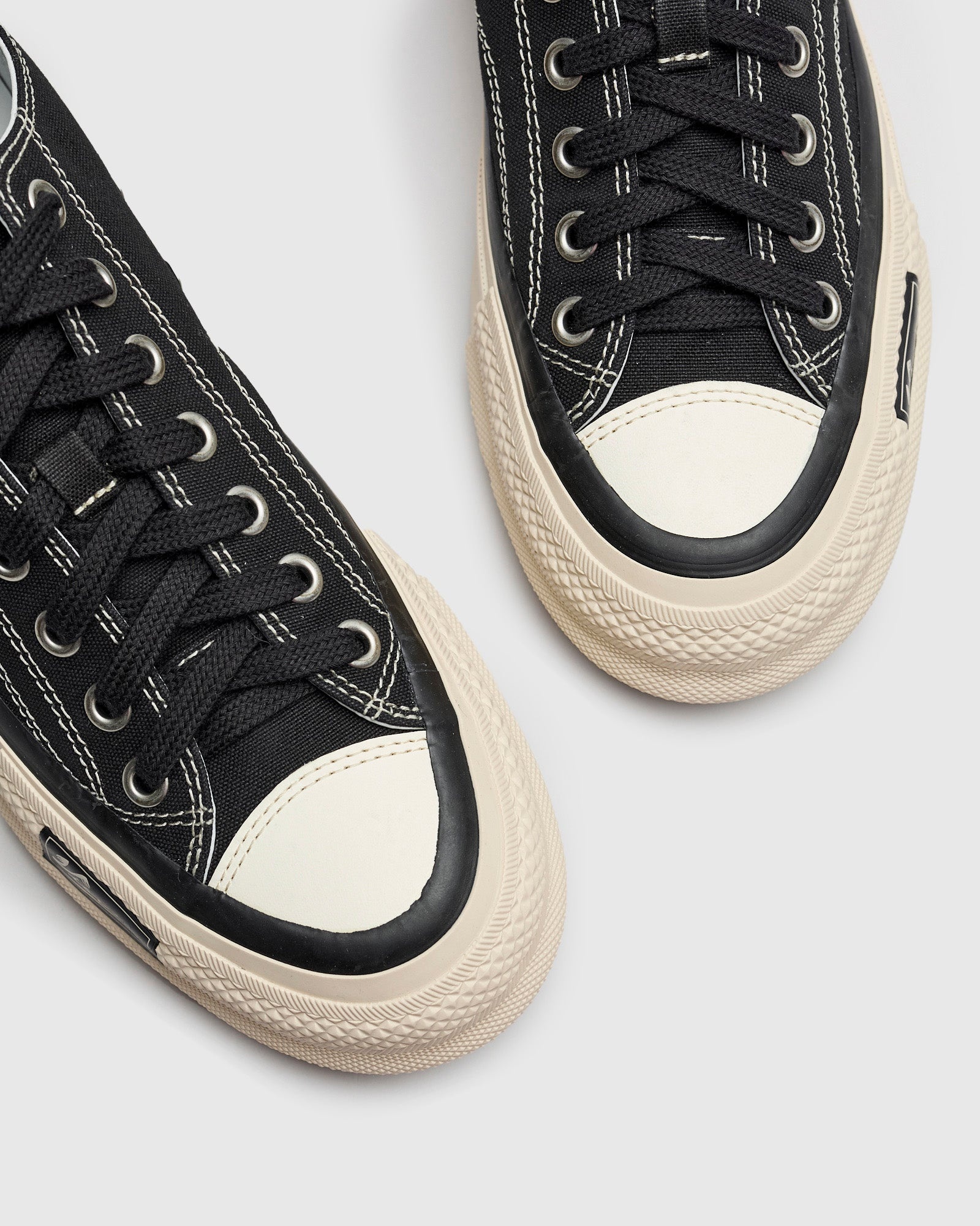 Skagway Lo in Black - 9