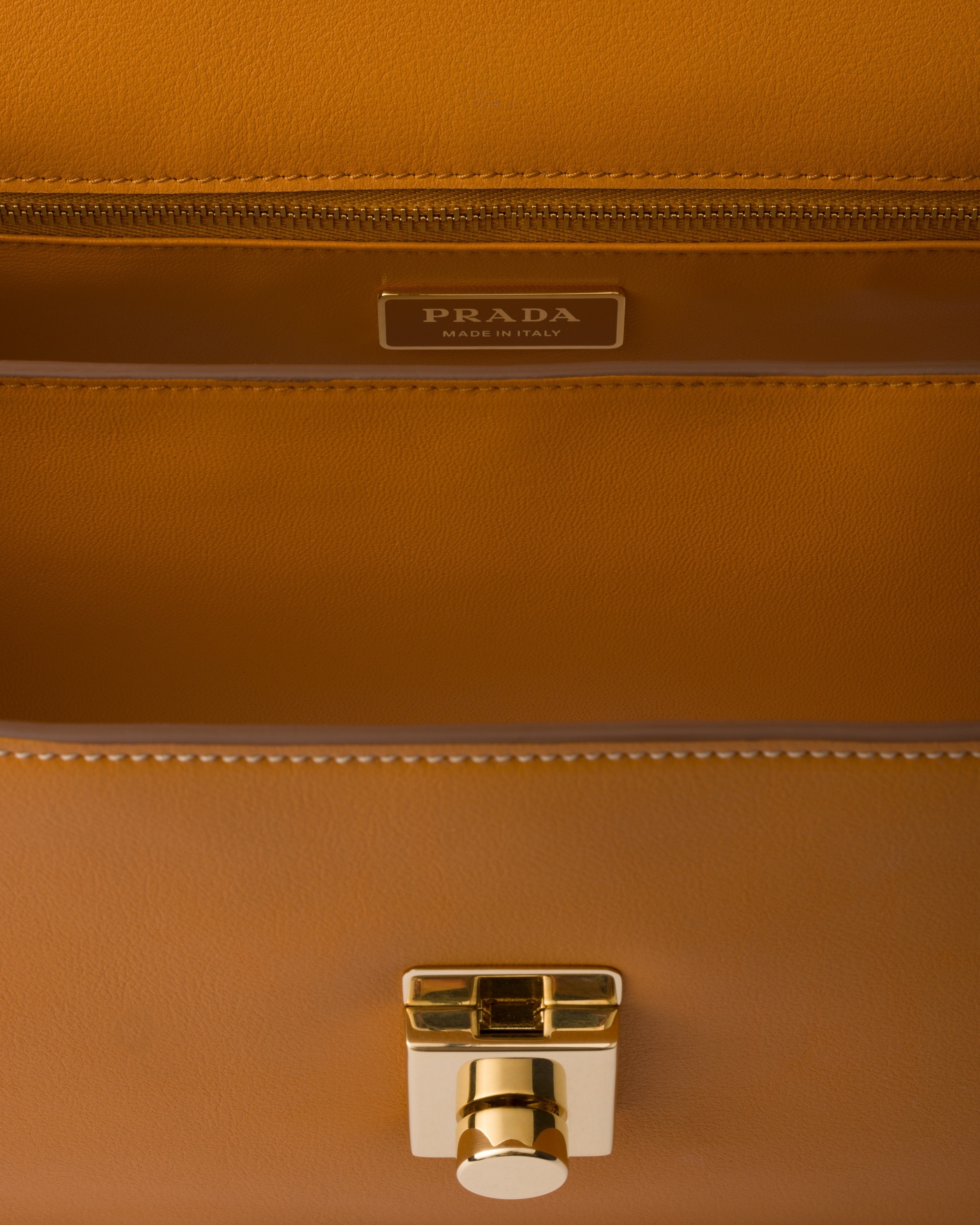 Medium leather shoulder bag - 4