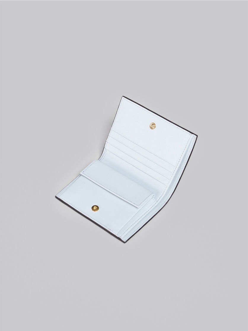 WHITE AND BROWN LEATHER BI-FOLD WALLET - 3