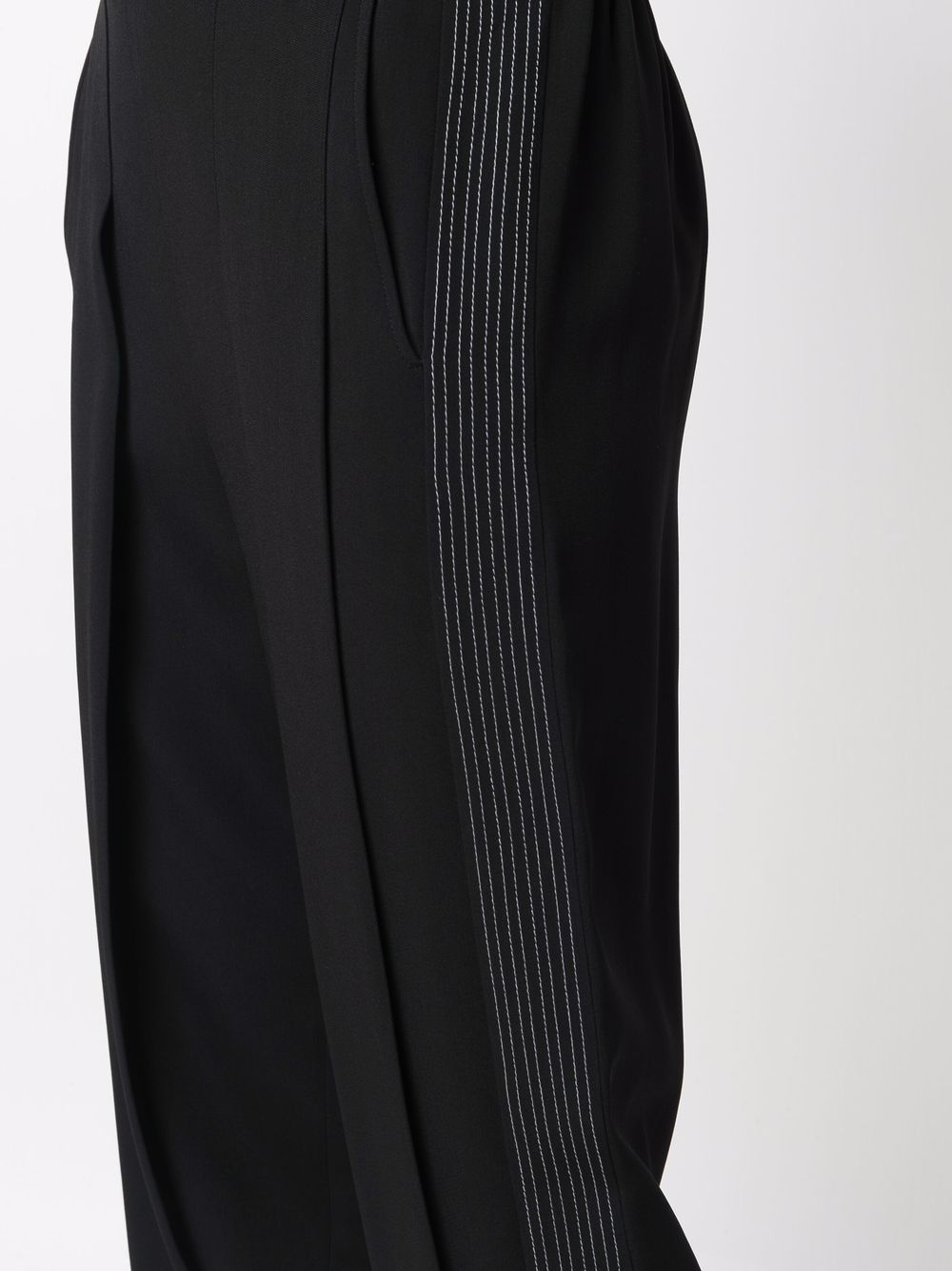 contrast-stitch trousers - 5