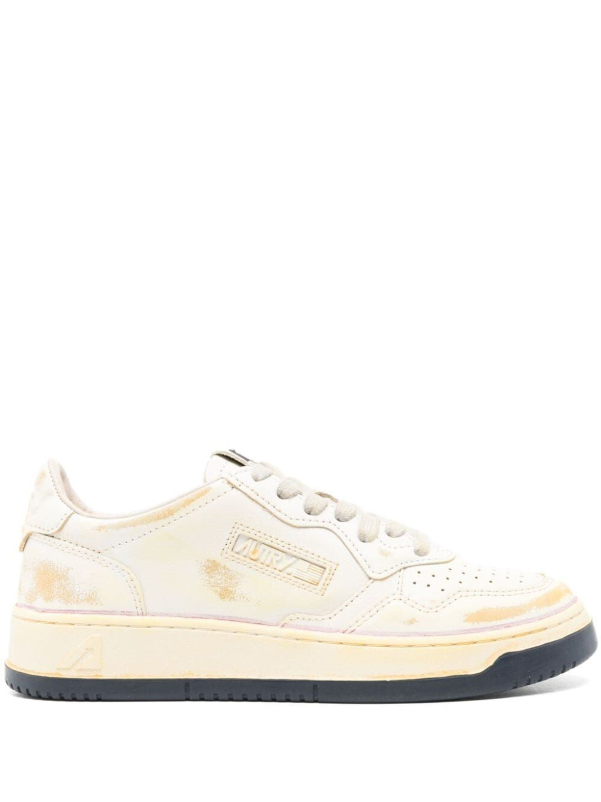 Introducing the SUPER VINTAGE LOW WOMAN SNEAKERS by AUTRY, a stylish addition to your footwear colle - 1