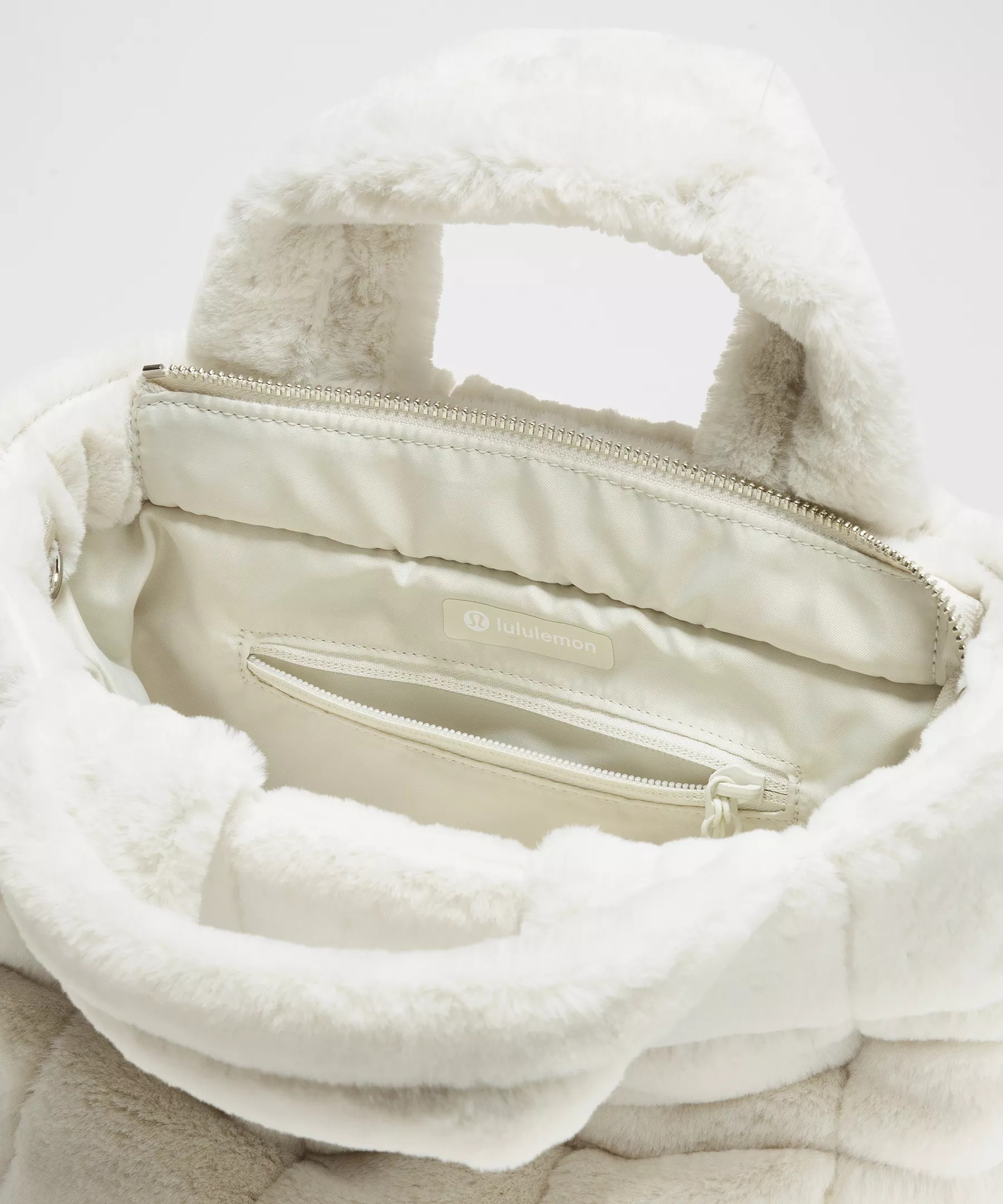 Quilted Grid Tote Bag Mini 5L *Plush Fleece - 4