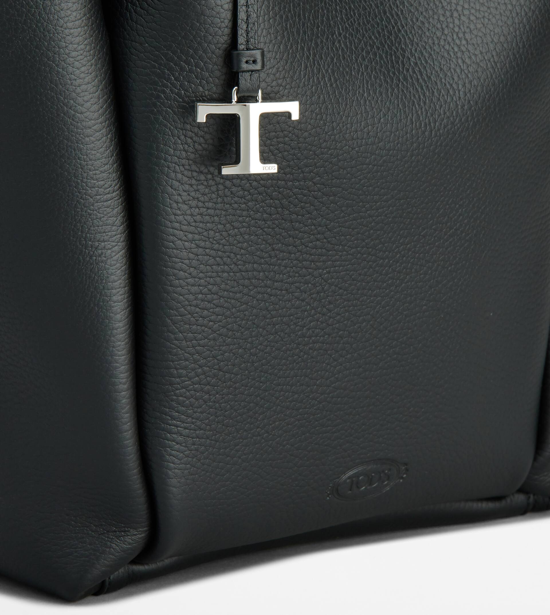 TOD'S 正規品/送料関税込み Timeless Medium bucket bag Tod's T Timeless Bucket Bag in Leather Micro - ShopStyle