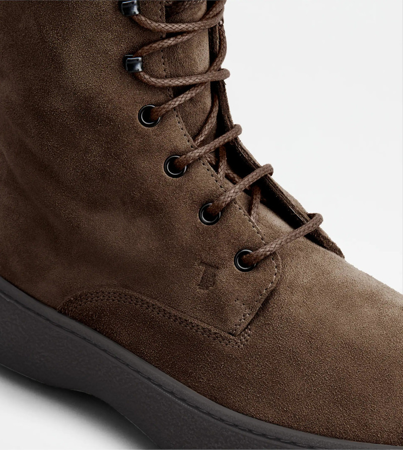 TOD'S W. G. ANKLE BOOTS IN SUEDE - BROWN 6