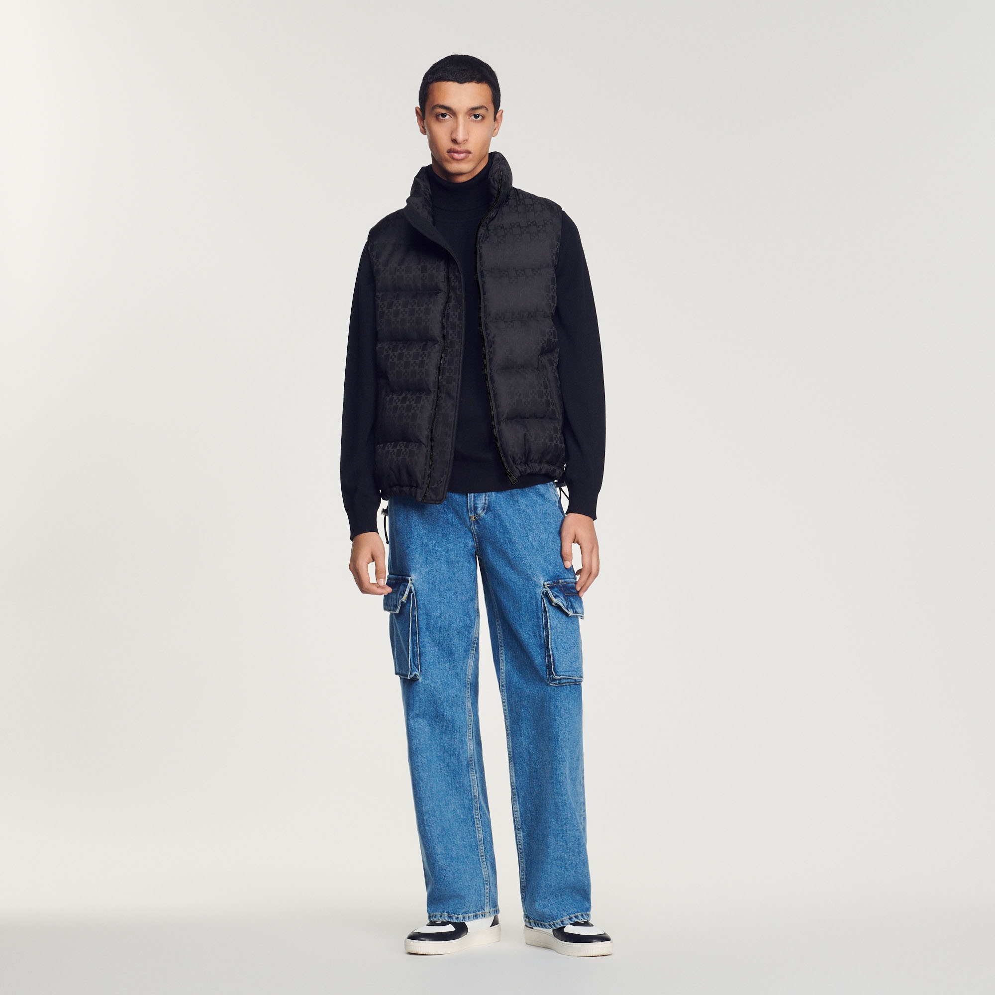 Sleeveless padded Sandro logo jacket - 3