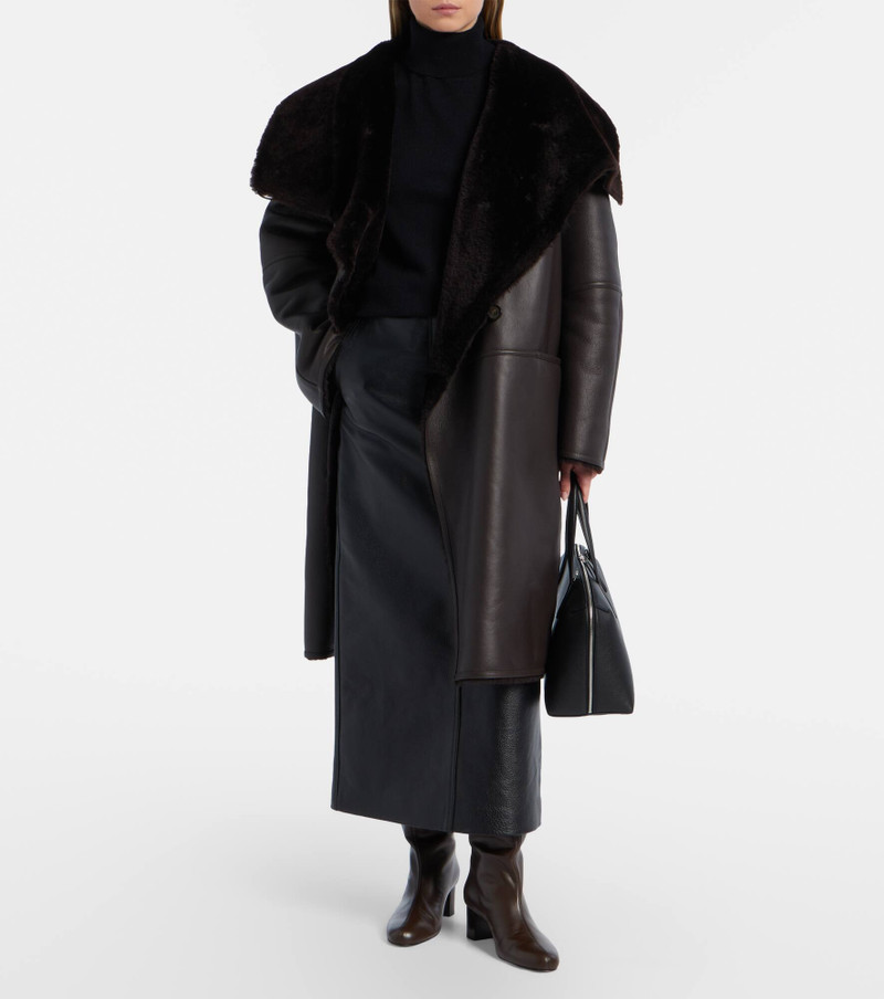 TOTEME Shearling-lined leather coat outlook