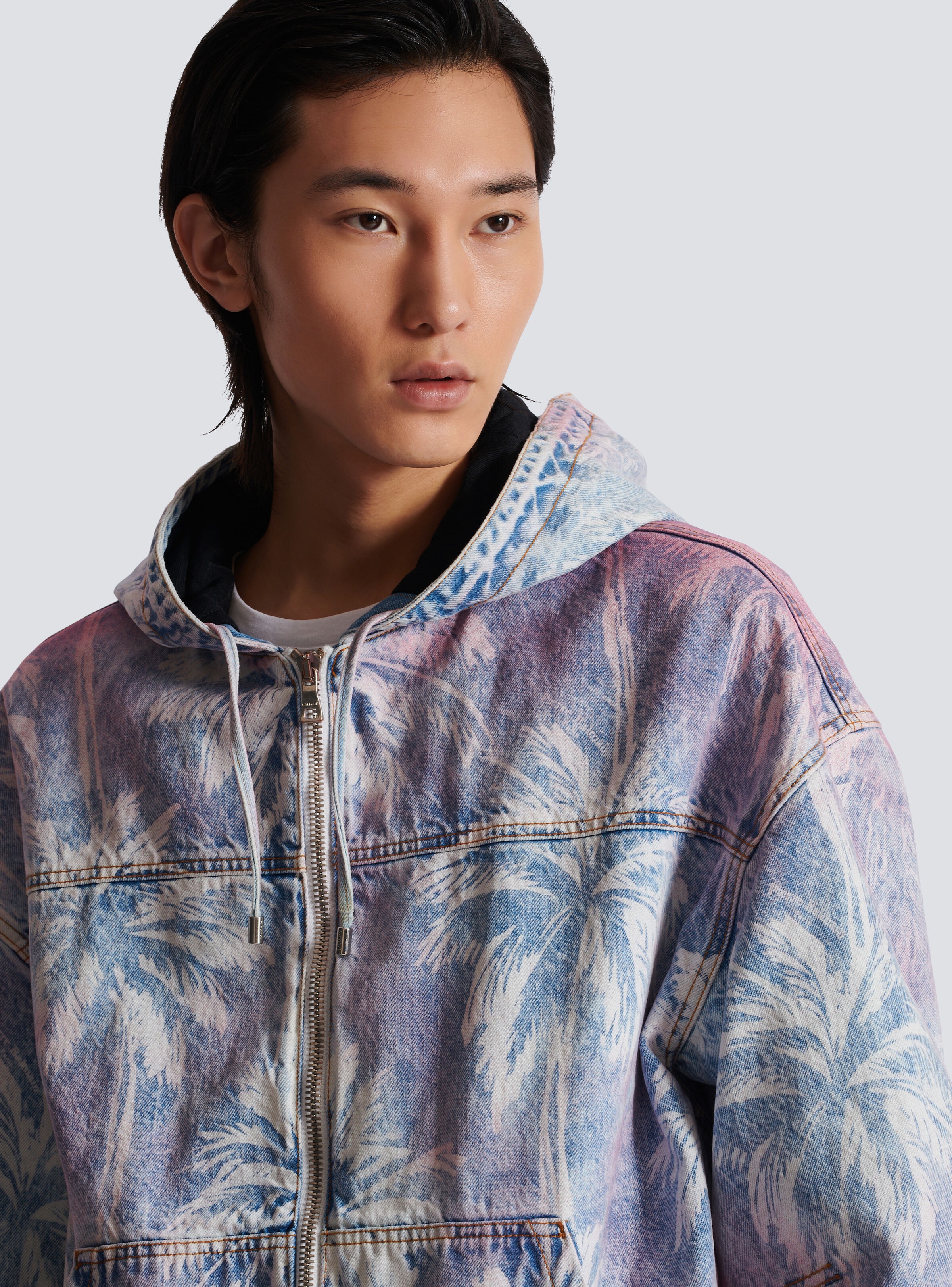Denim hooded bomber jacket with palm tree print - 7