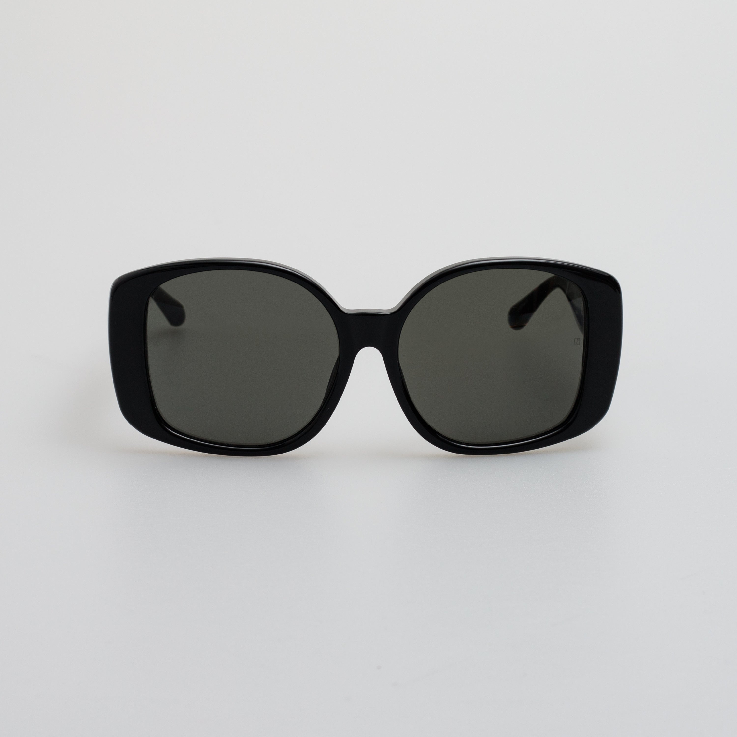 Venus Oversize Sunglasses in Black - 9