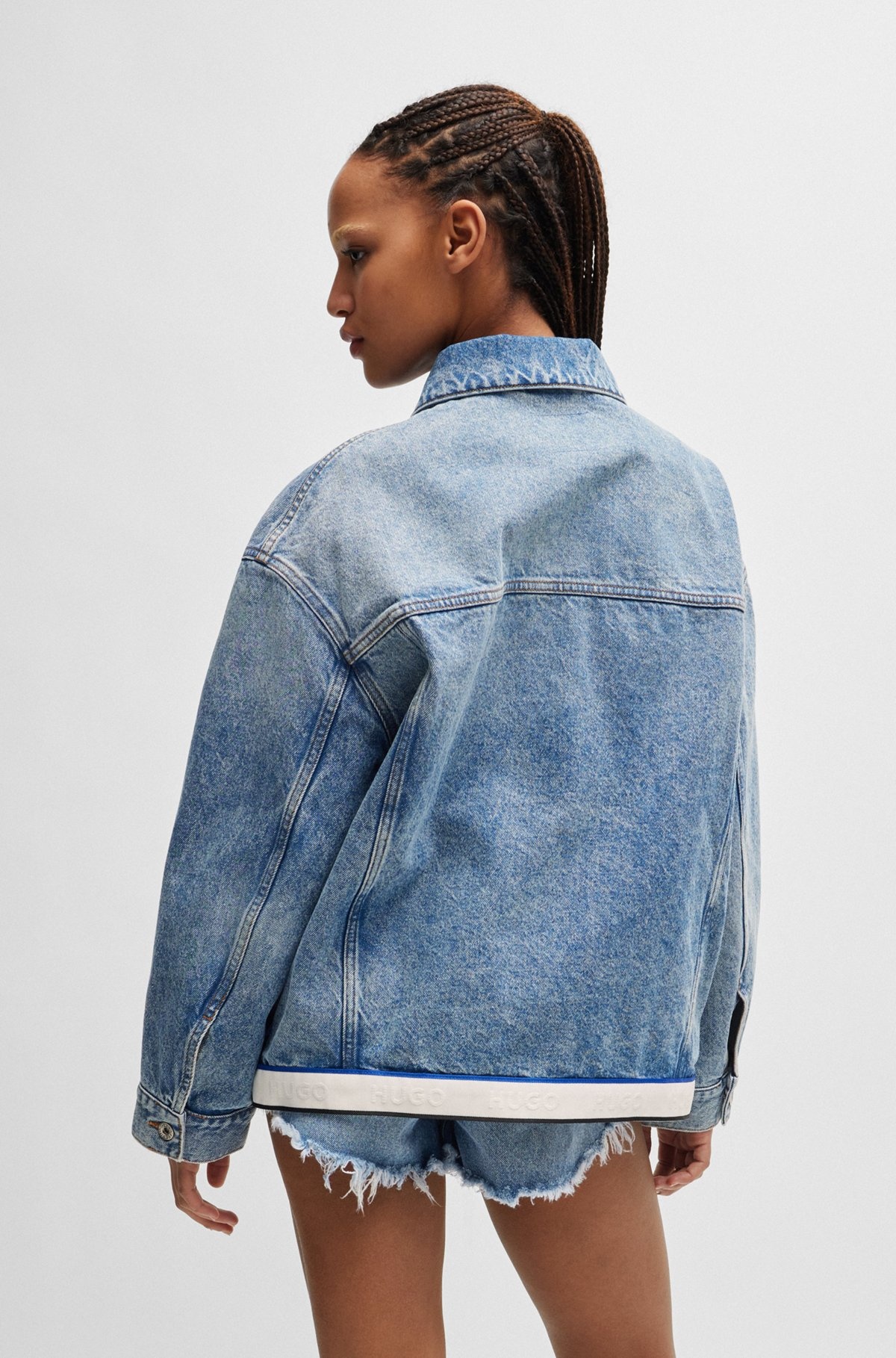 OVERSIZE-FIT DENIM JACKET WITH LOGO-TAPE HEM - 4