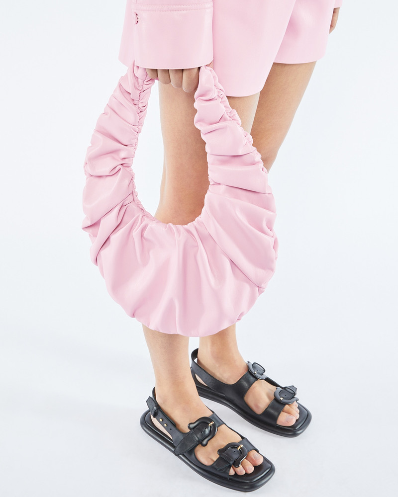 ANJA BAGUETTE - OKOBOR™ alt-leather ruched bag - Pink 5