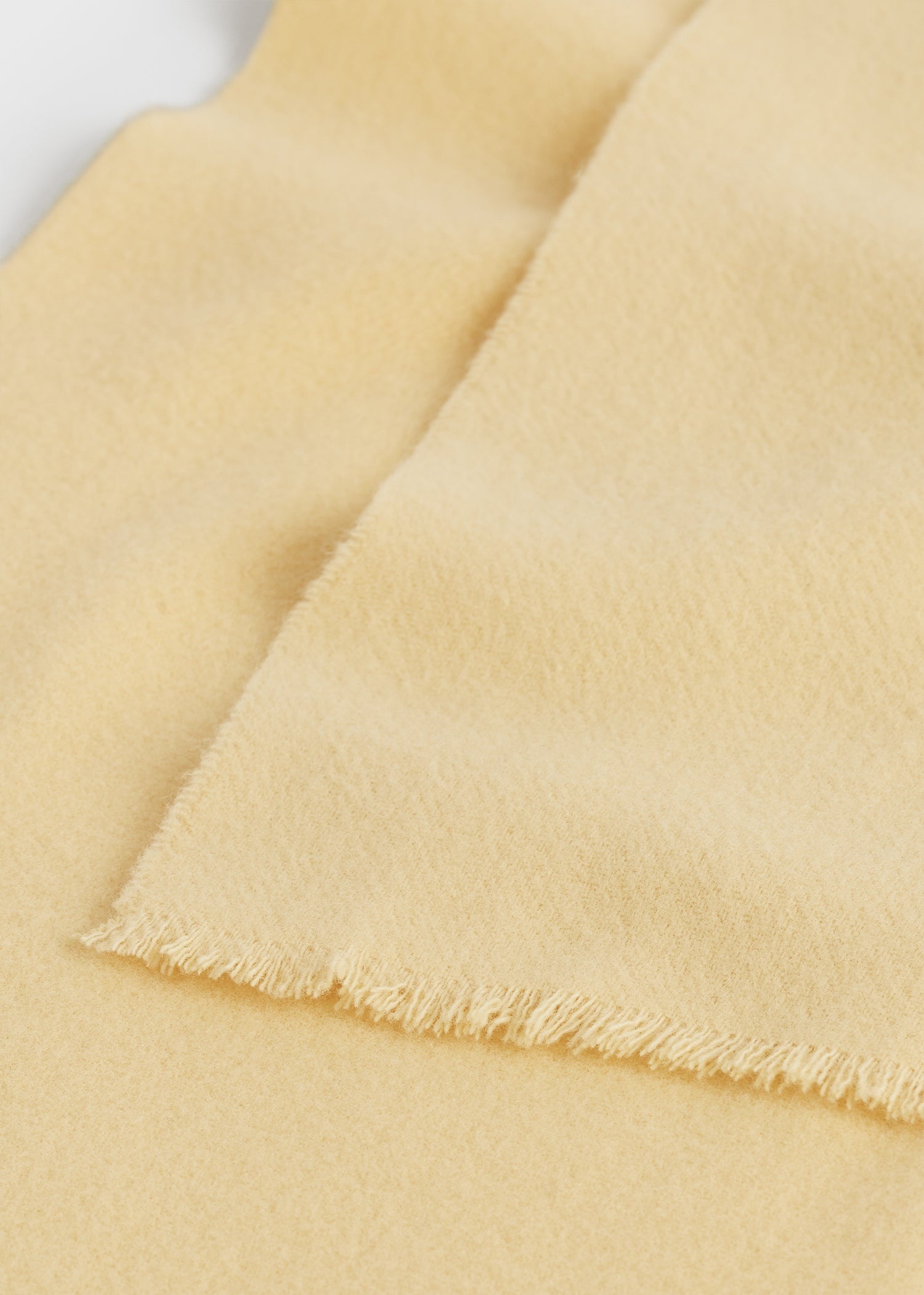 Wide classic wool scarf soft yellow - 5