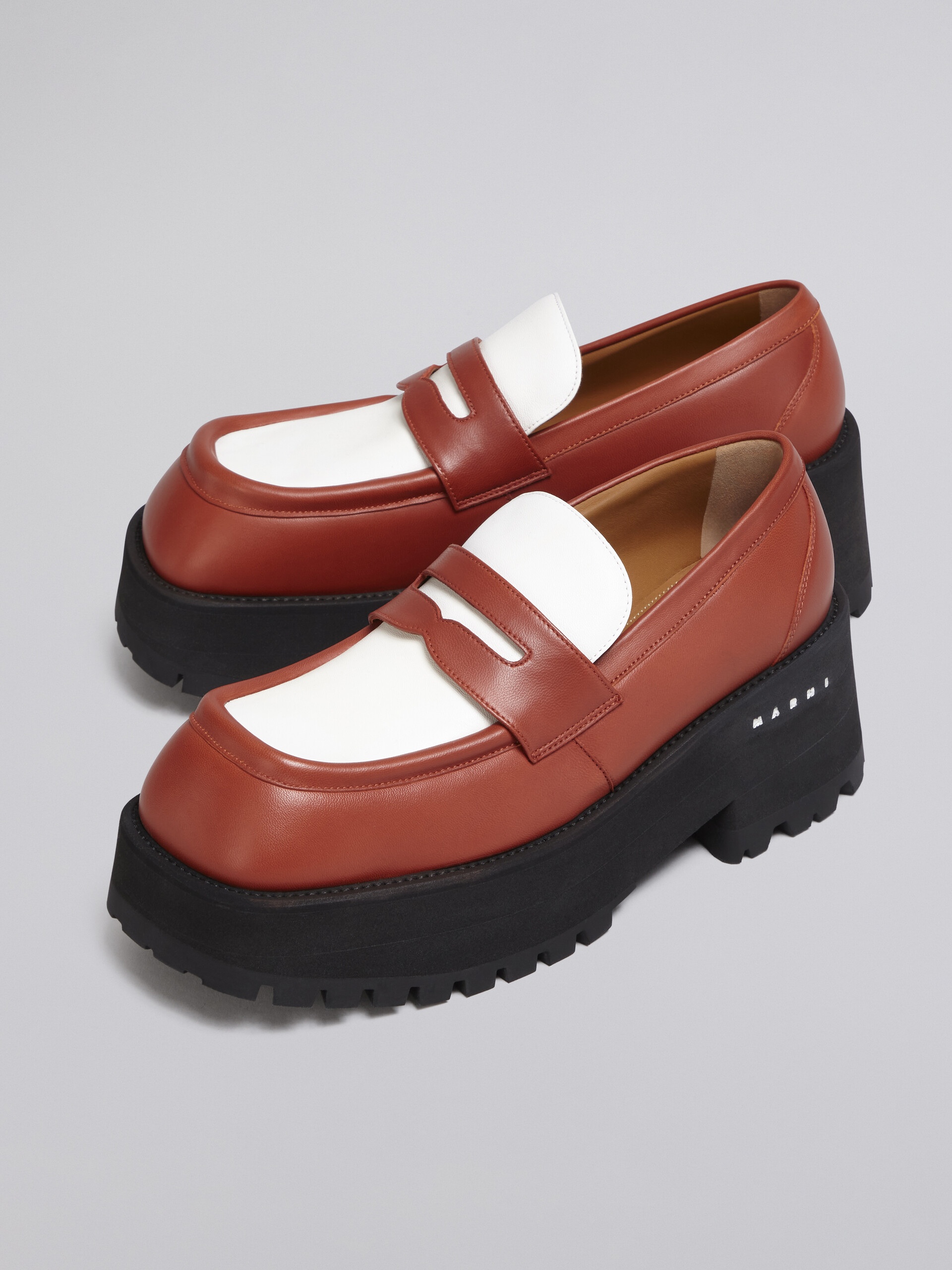 BI-COLOURED SOFT NAPPA LEATHER MOCCASIN - 5