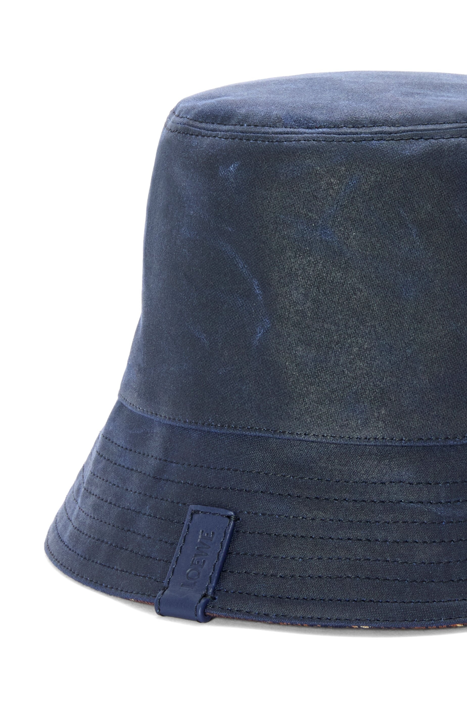 Reversible bucket hat in waxed canvas and tartan - 5
