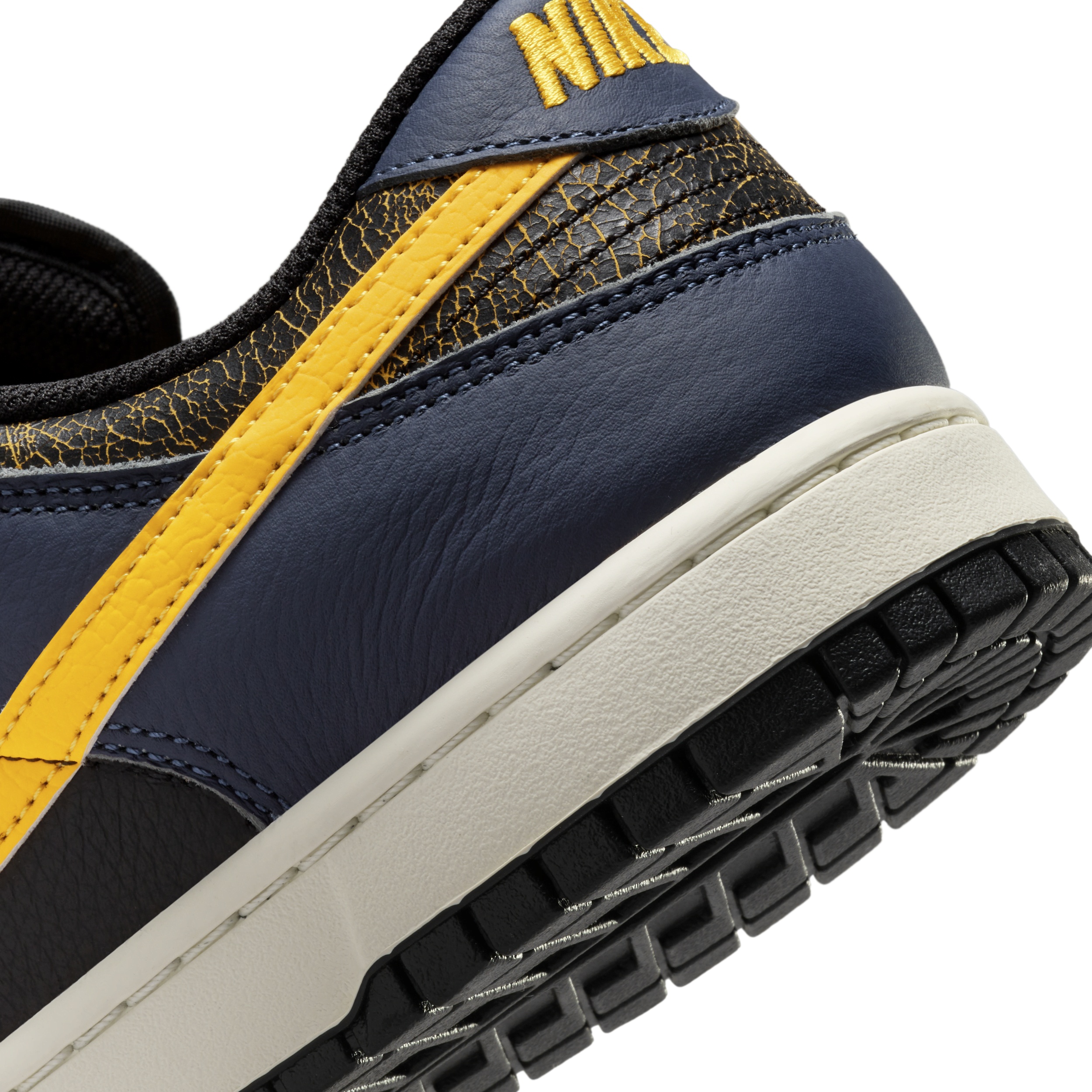 Nike Dunk Low Retro Men's Shoes - 8