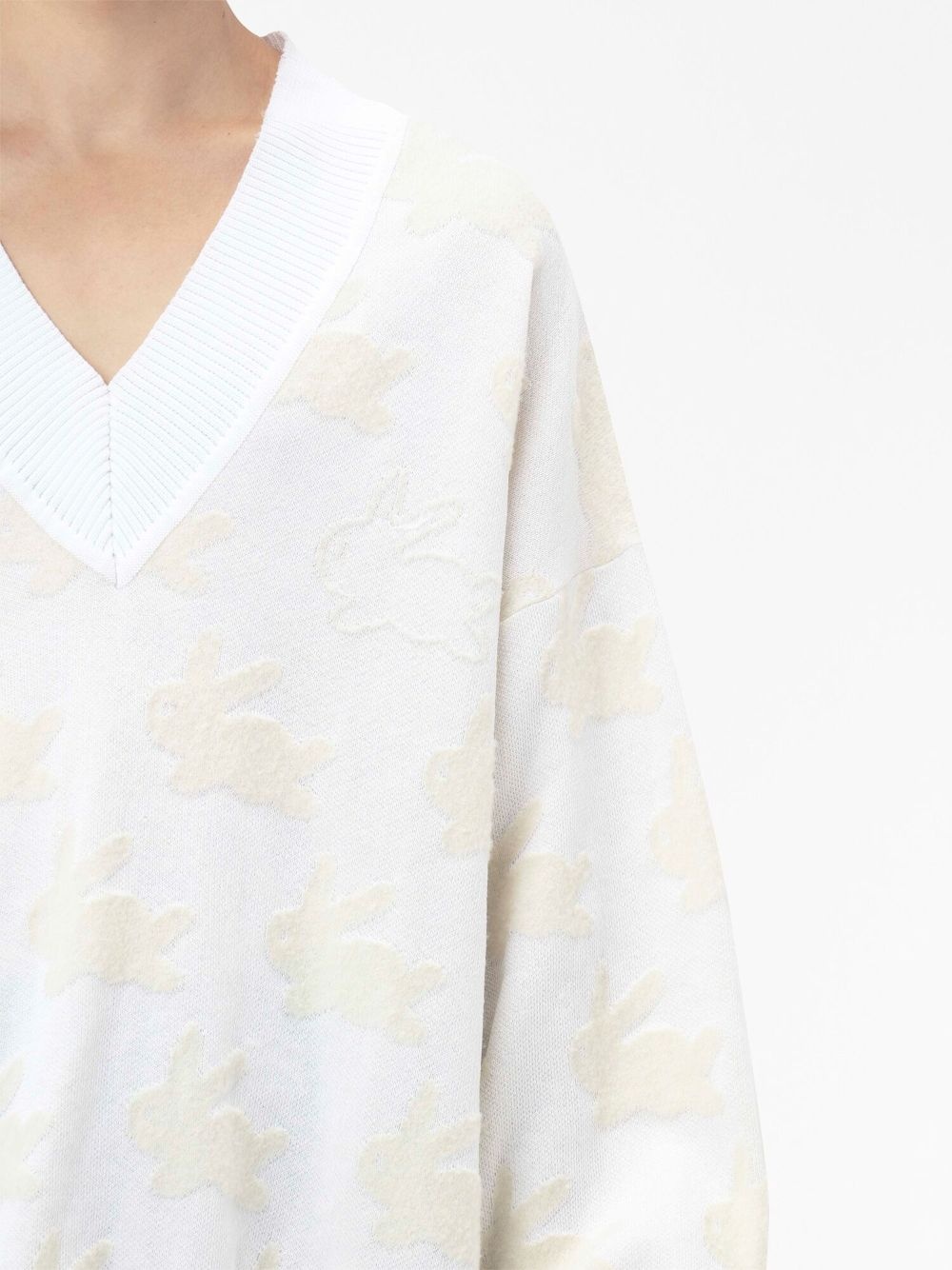 bunny-print V-neck jumper - 6