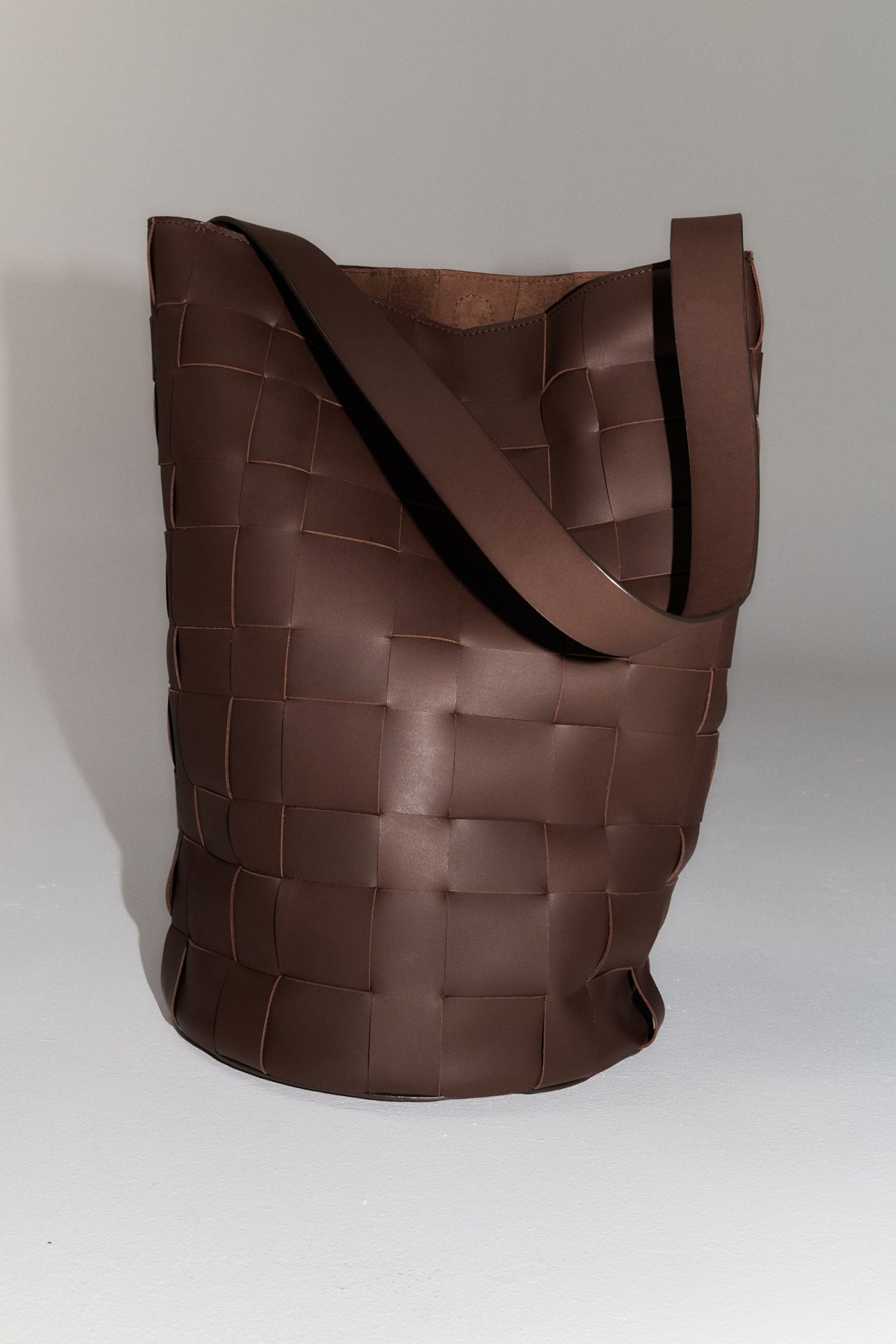 Woven Bucket Bag - Chocolate - 2